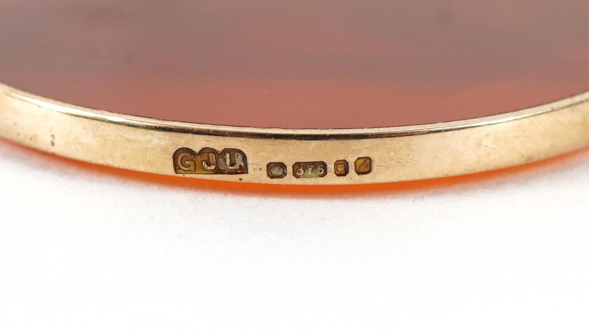 9ct gold mounted agate zodiac cancer pendant, London 1975, 3.5cm high, 5.9g - Bild 3 aus 3