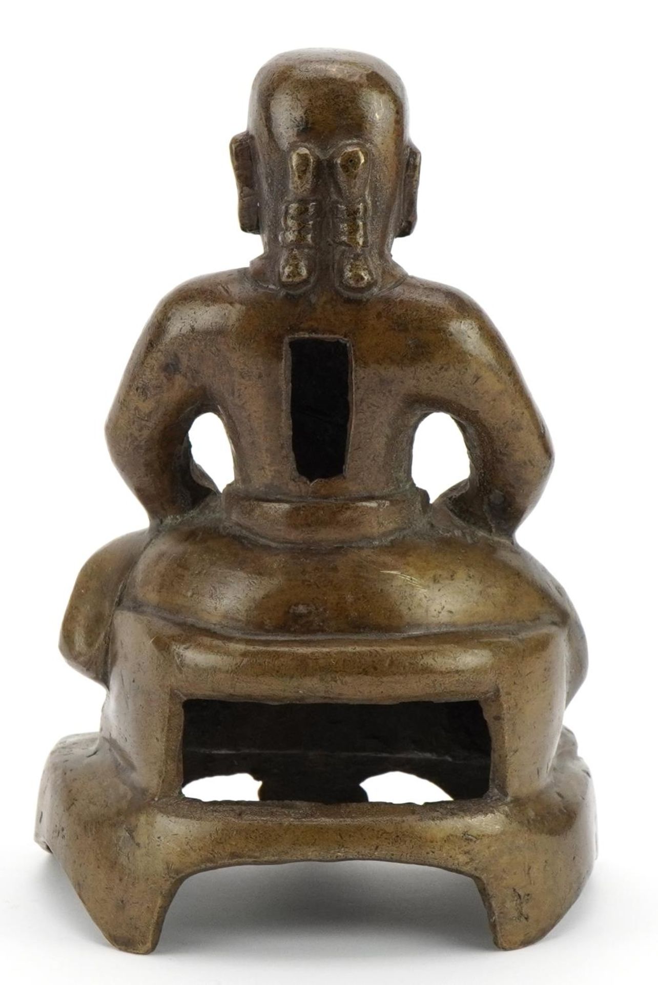 Chino Tibetan bronze figure of a seated warrior, 20.5cm high - Bild 2 aus 3