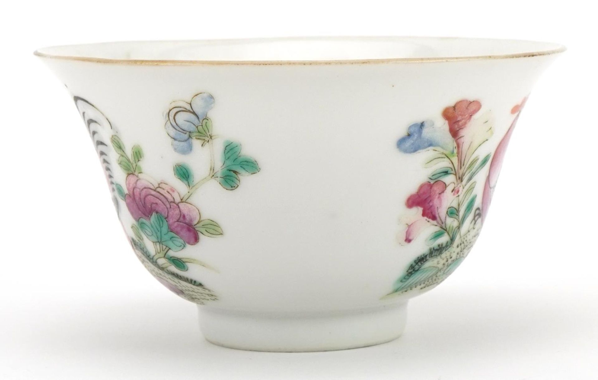 Chinese porcelain bowl hand painted in the famille rose palette with cockerels and flowers, - Bild 2 aus 4