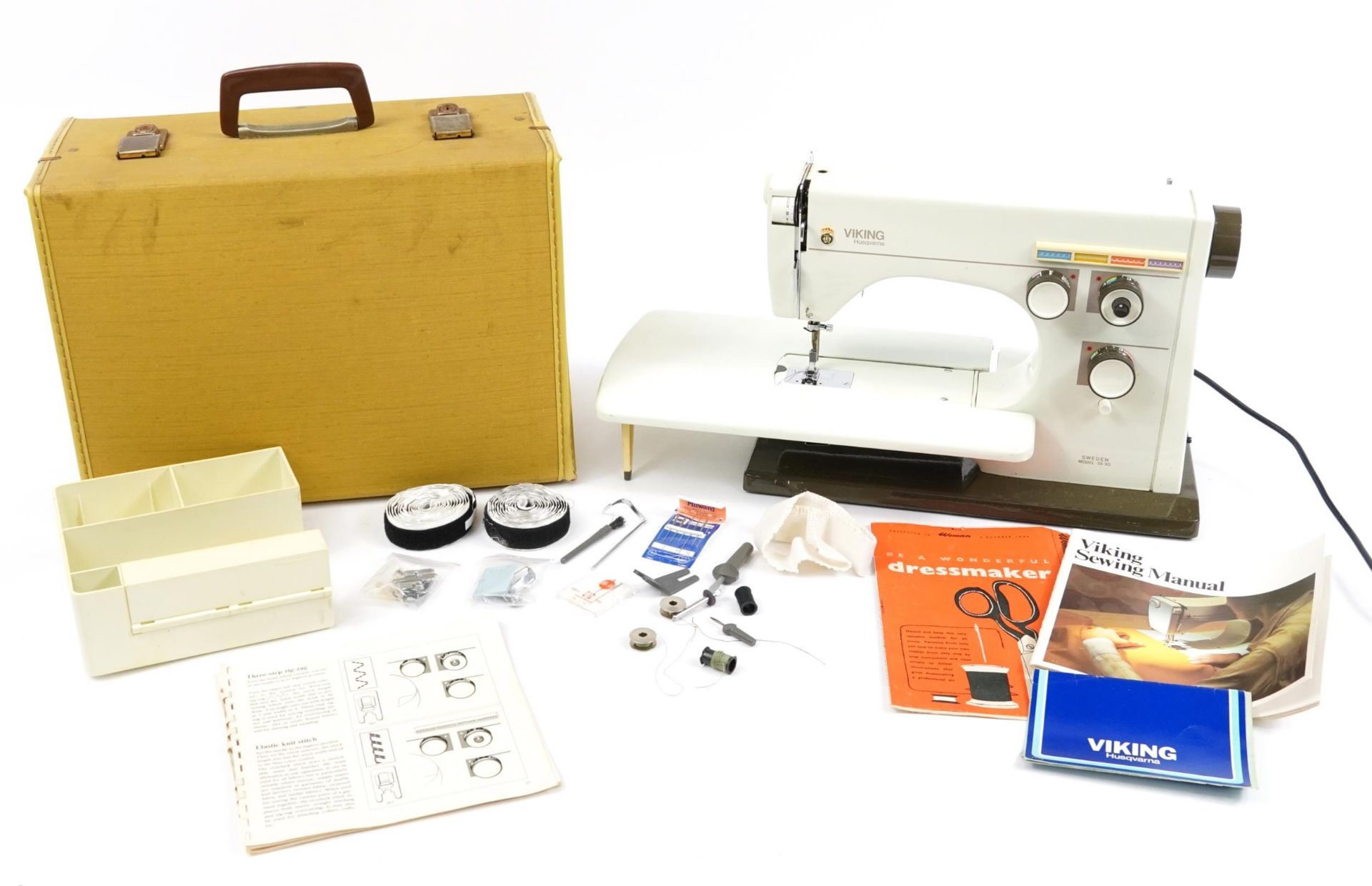 Husqvarna Viking electric sewing machine with case, model 5530