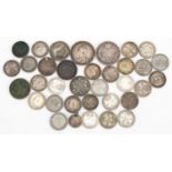 Victorian and later British coinage including 1887 shilling and 1860 one and a half penny, 61.0g