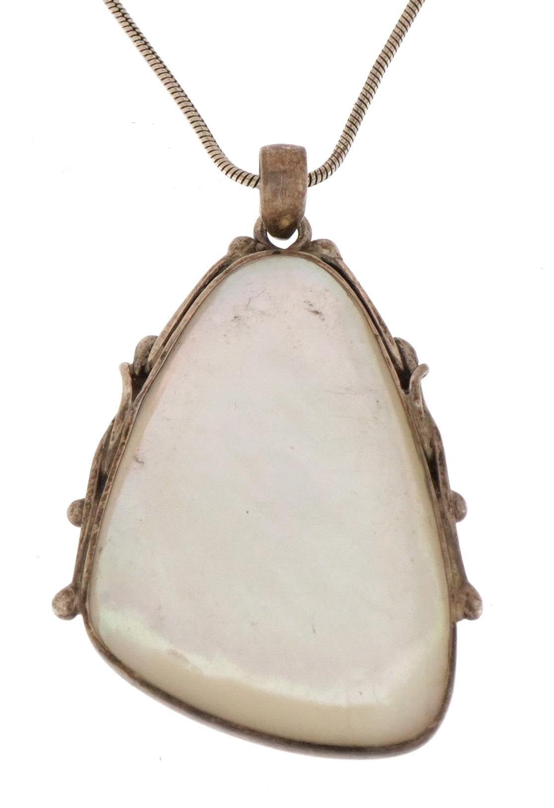 Stylish silver shell pendant on chain, stamped 925, 25cm in length, 21.4g