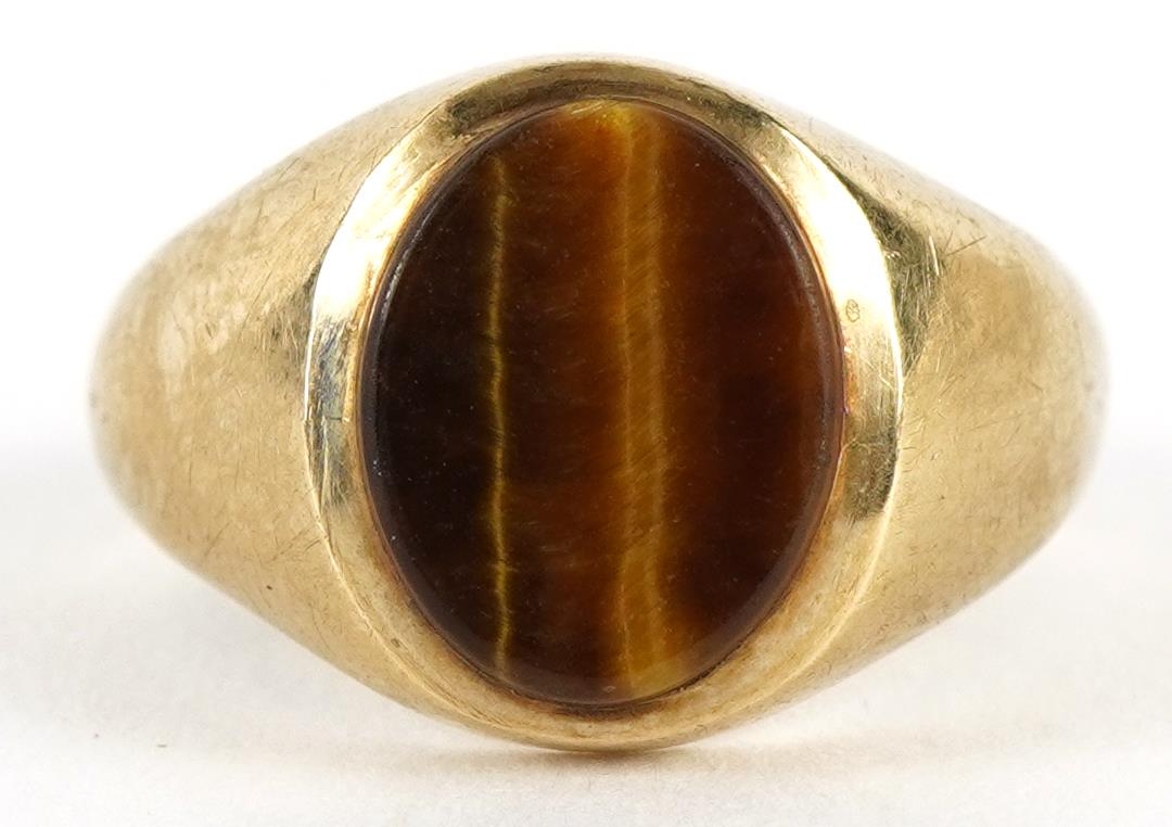 9ct gold tiger's eye signet ring, the tiger's eye approximately 9.7mm x 7.7mm, size G, 3.2g