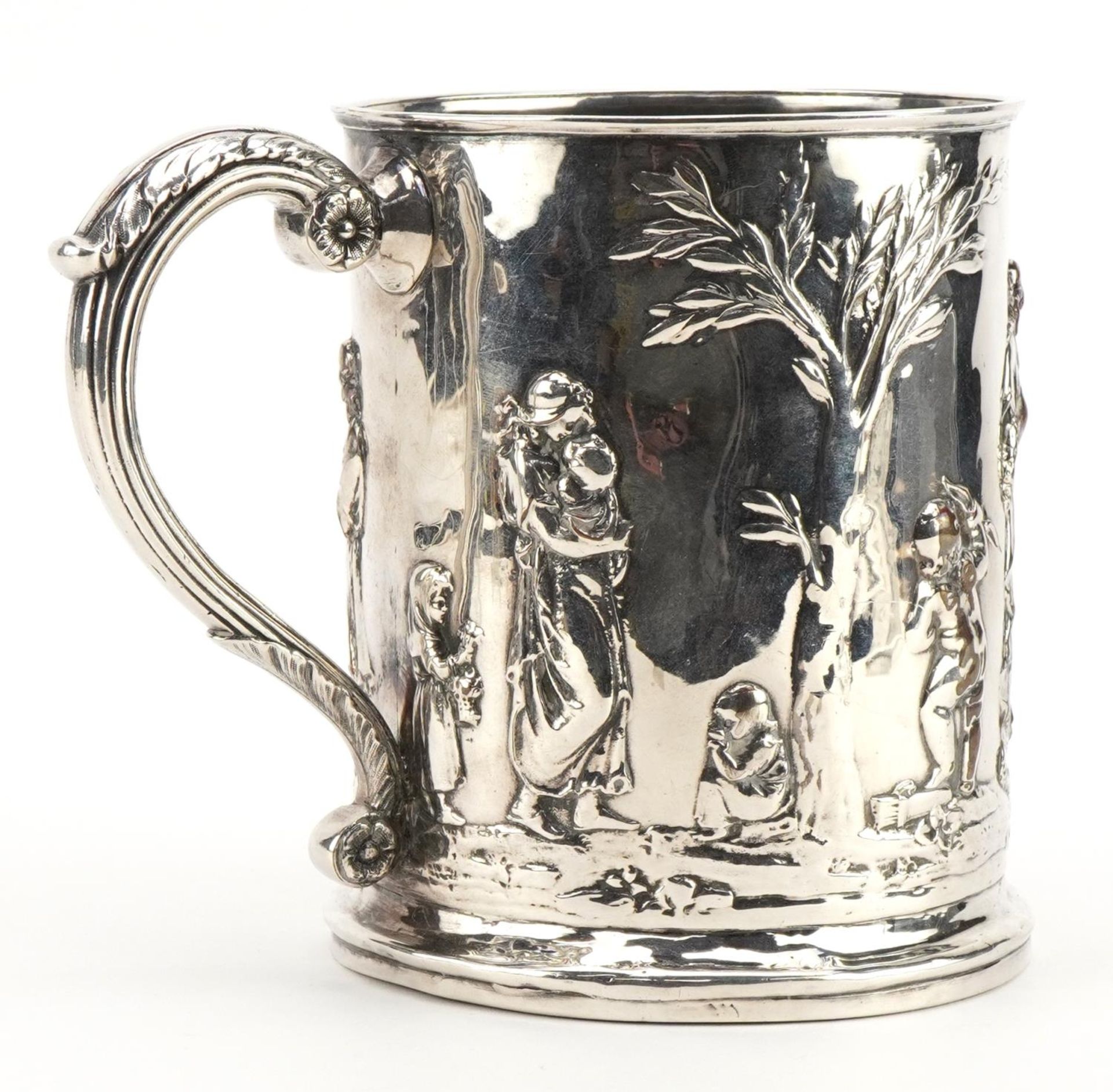 Manner of Elkington & Co, silver plated tankard decorated in relief with classical figures, - Bild 3 aus 5