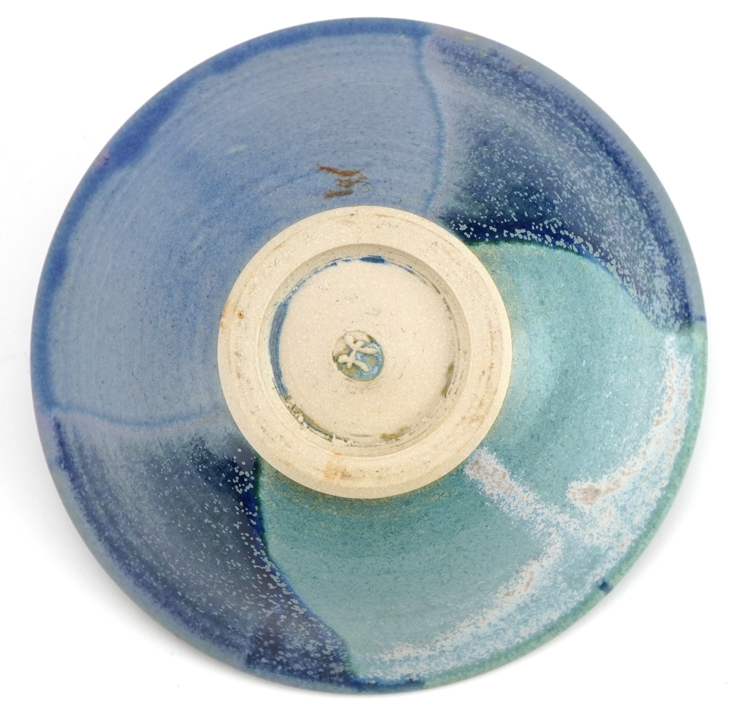 Studio pottery bowl having a blue dripping glaze, impressed marks to the base, 14cm in diameter - Image 4 of 4