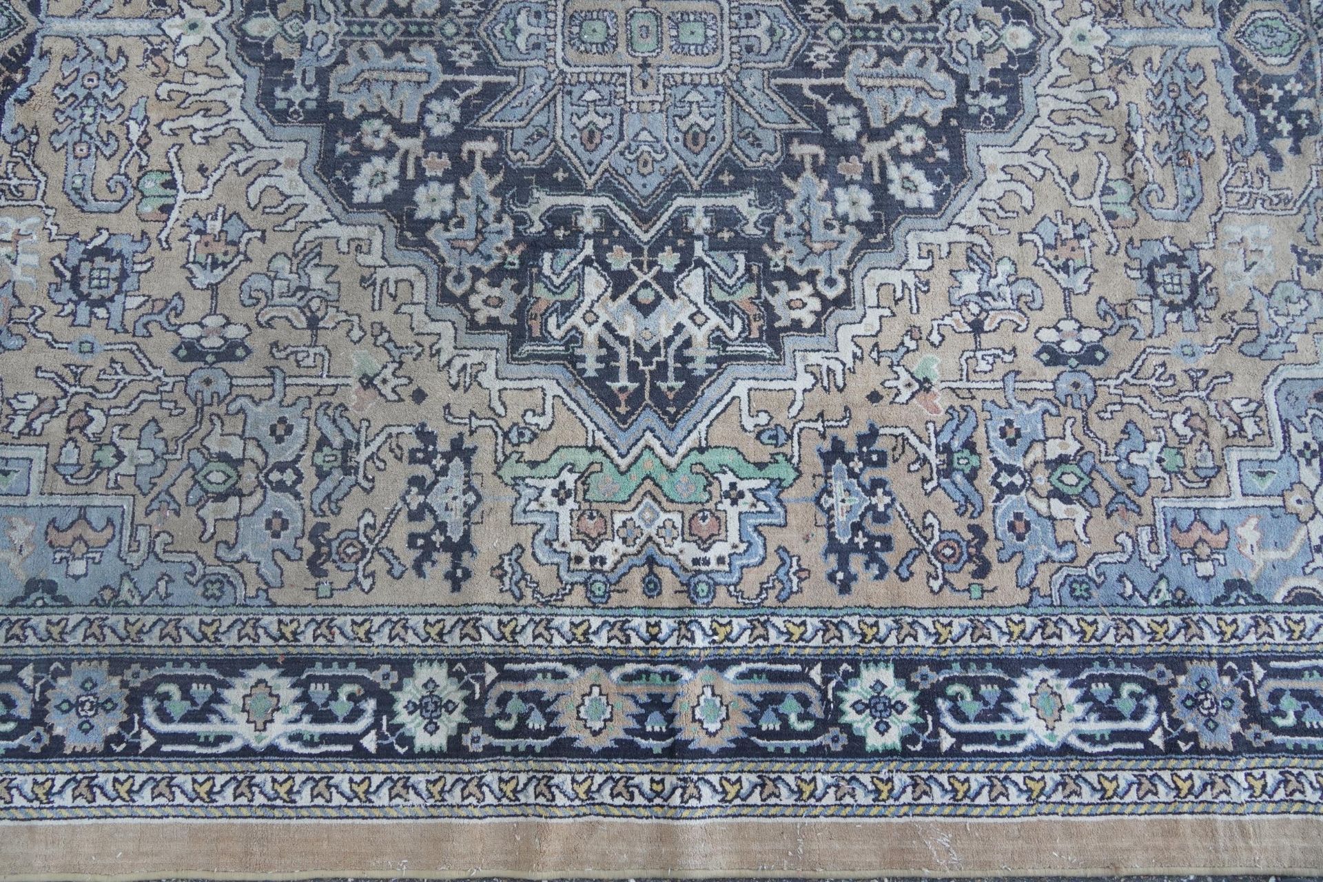 Rectangular Persian carpet having an allover floral design onto a brown ground, 310cm x 265cm - Bild 6 aus 8