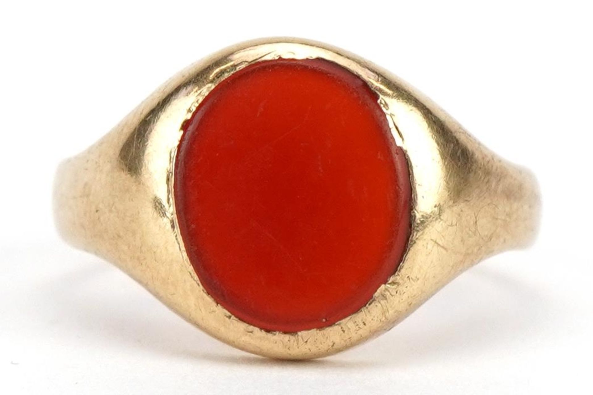 9ct gold carnelian signet ring, the carnelian approximately 10.4mm x 9.1mm, size Q, 5.2g