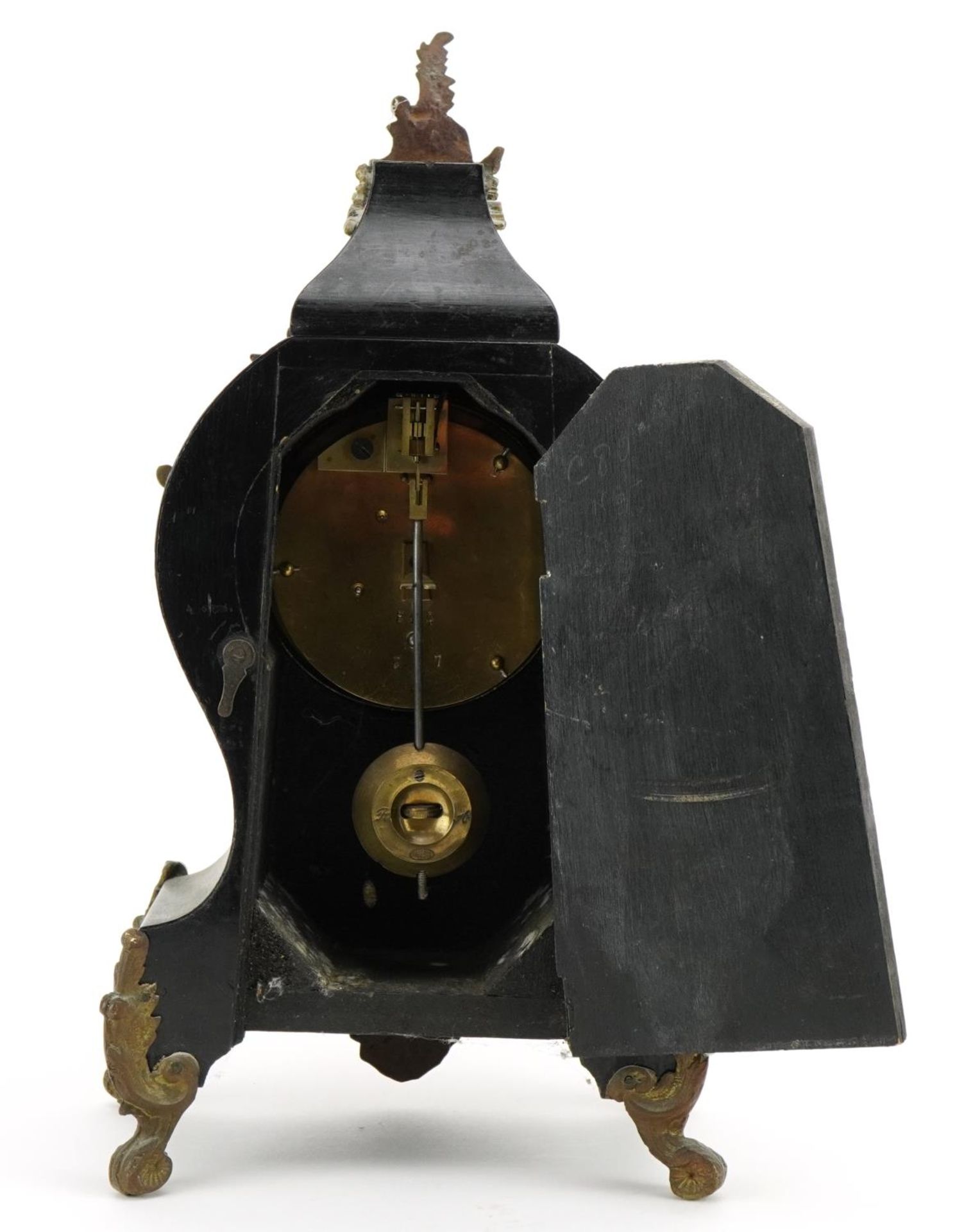 19th century French ebony and boulle work cartouche shape mantle clock with ornate brass mounts, the - Bild 4 aus 4