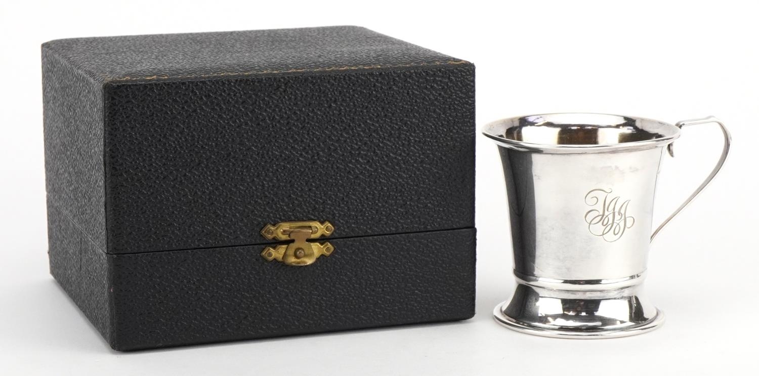 W I Broadway & Co, Elizabeth II silver christening tankard with gilt interior housed in a fitted