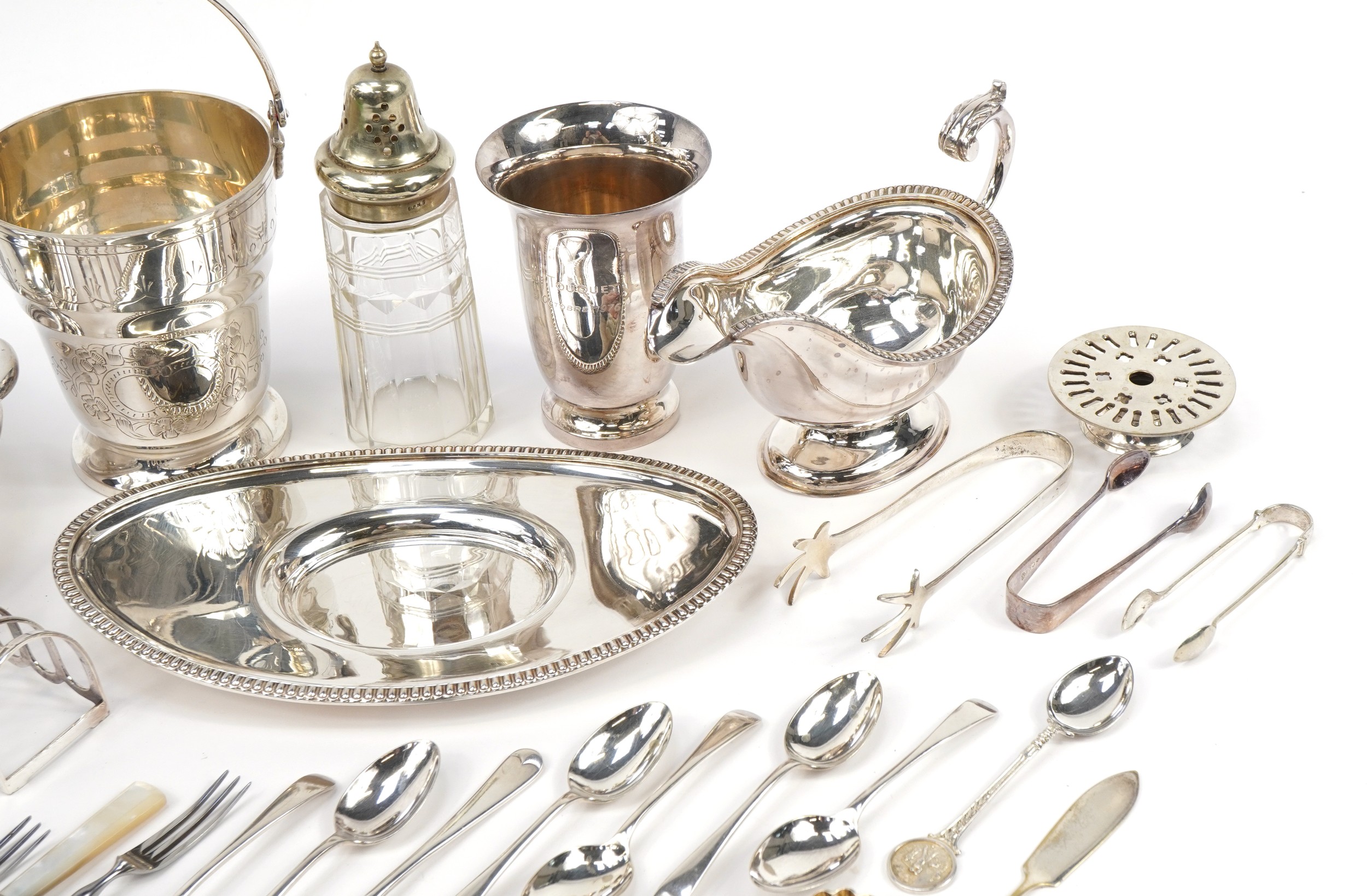 Silverplate including an oval entree dish with cover, ice bucket with swing handle, sauceboat and - Image 3 of 7