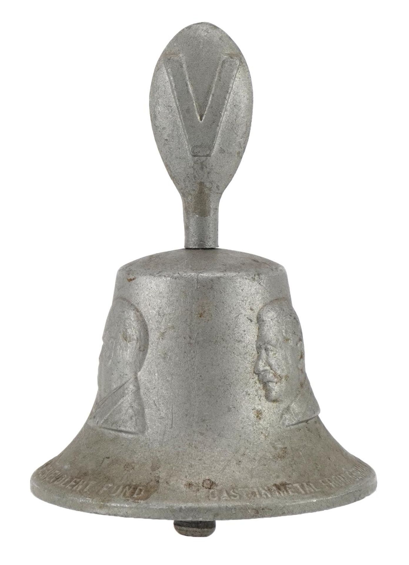 Military interest bell cast with metal from a German aircraft shot down over Britain 1939-1945, 15cm - Bild 2 aus 3