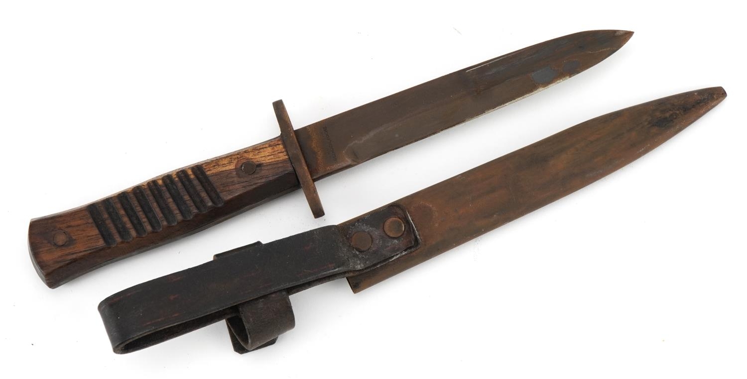 German military interest bayonet with scabbard, 29.5cm in length - Image 3 of 4