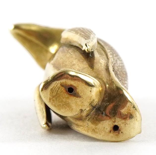 Large 9ct gold penguin charm, 2.5cm high, 2.0g - Image 3 of 3