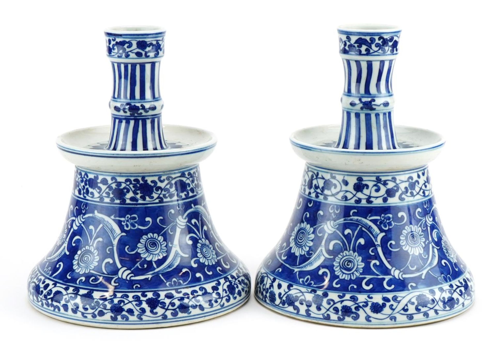Pair of Chinese Islamic porcelain hookah bases hand painted with flower heads amongst scrolling - Bild 2 aus 3