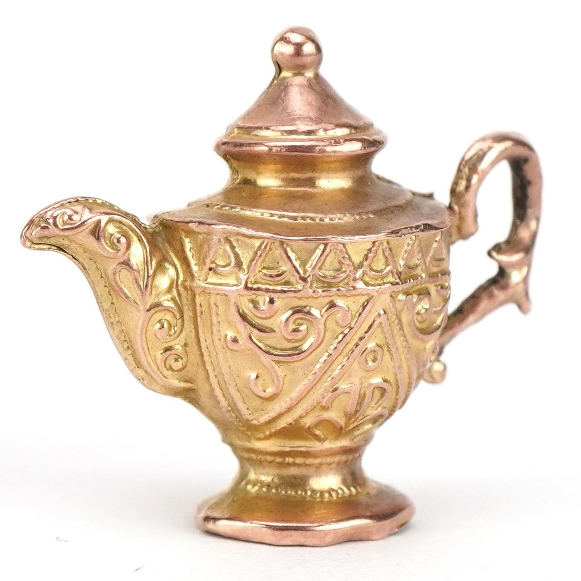 9ct gold teapot charm, 2.4cm wide, 0.9g