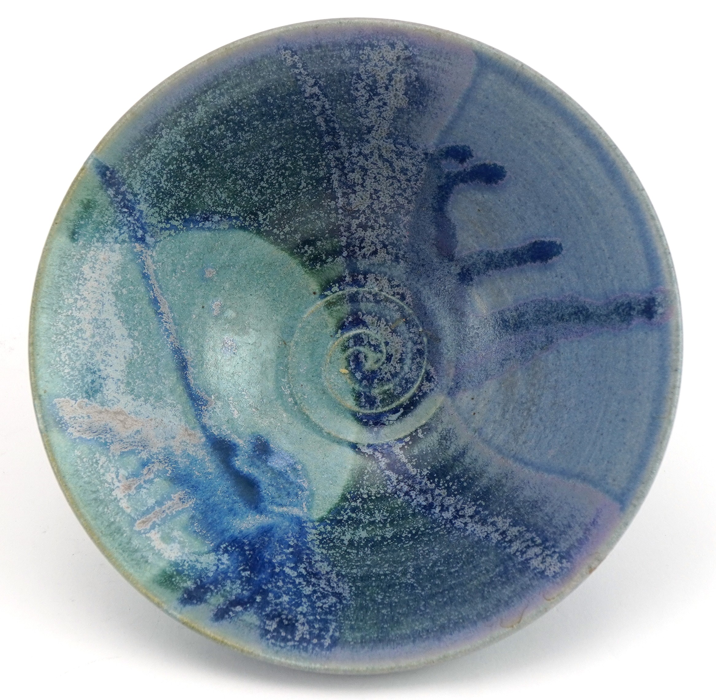 Studio pottery bowl having a blue dripping glaze, impressed marks to the base, 14cm in diameter - Image 3 of 4