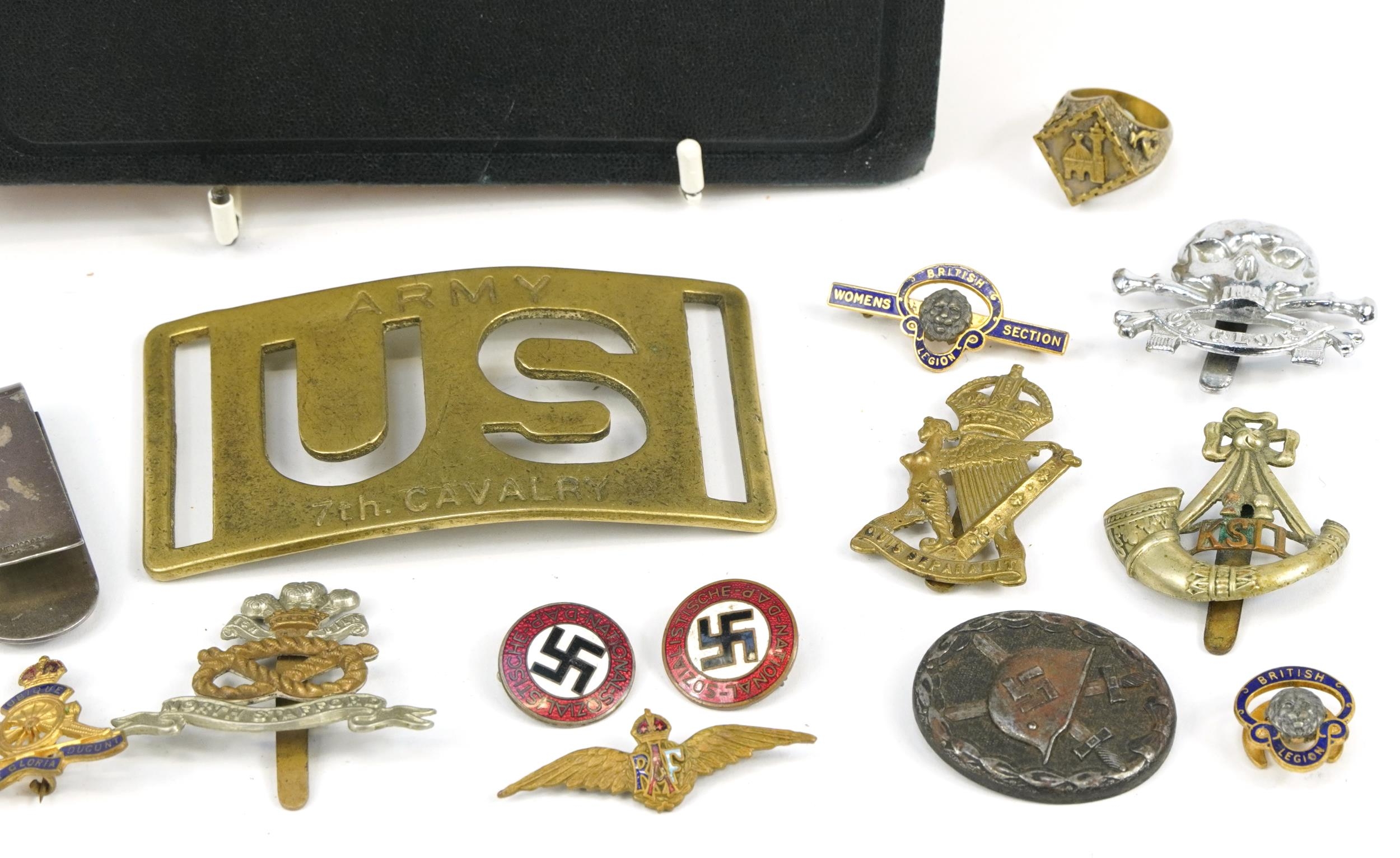 American US and German military interest militaria including German wounds badge, cap badges, ring - Image 3 of 4