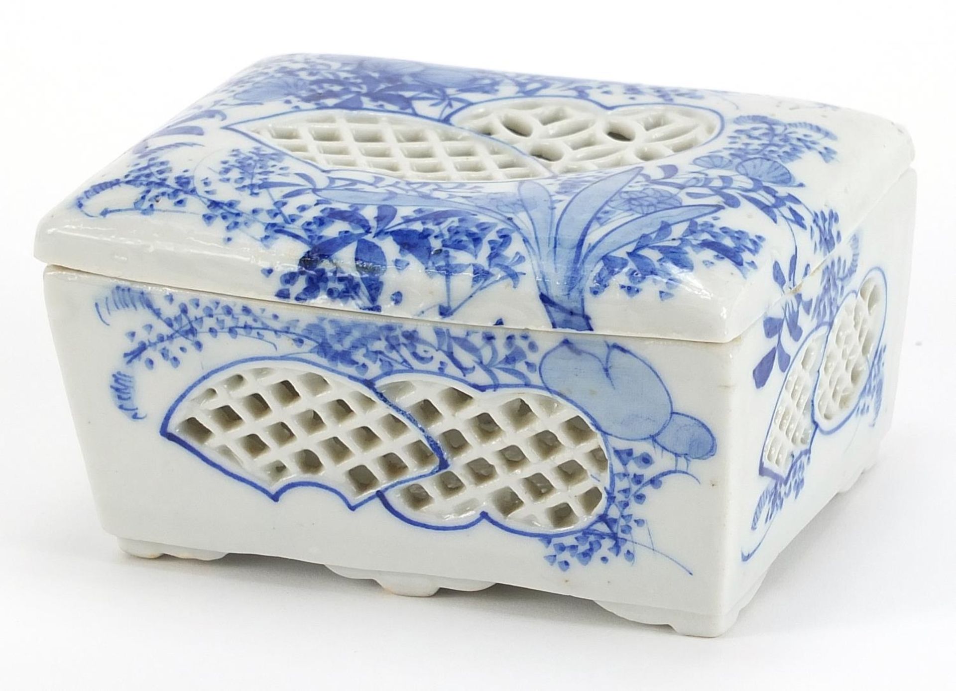 Japanese Hirado porcelain incense box and cover hand painted with flowers, 7.5cm H x 13.5cm W x 10cm