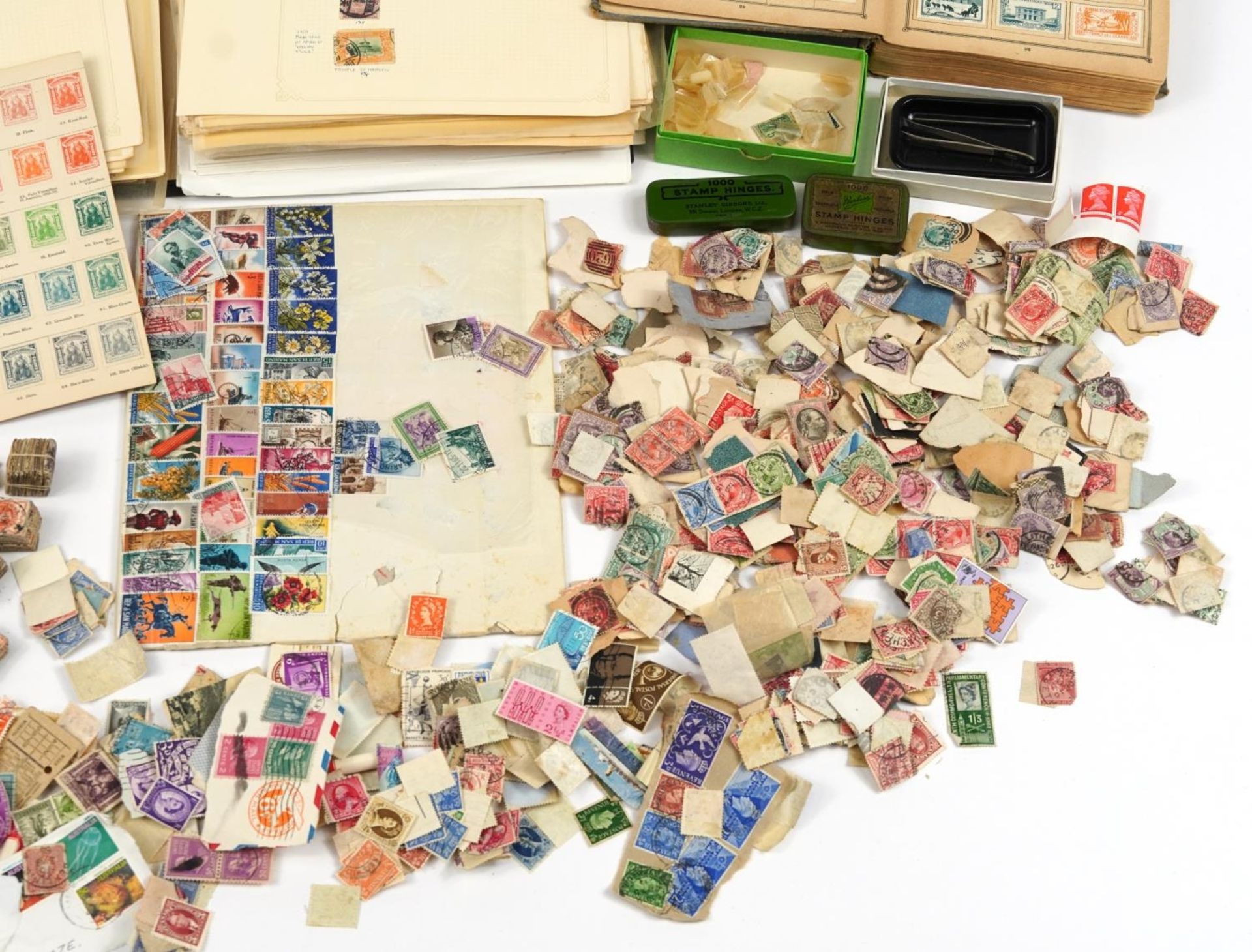 Collection of antique and later world stamps, some arranged in albums - Image 5 of 19