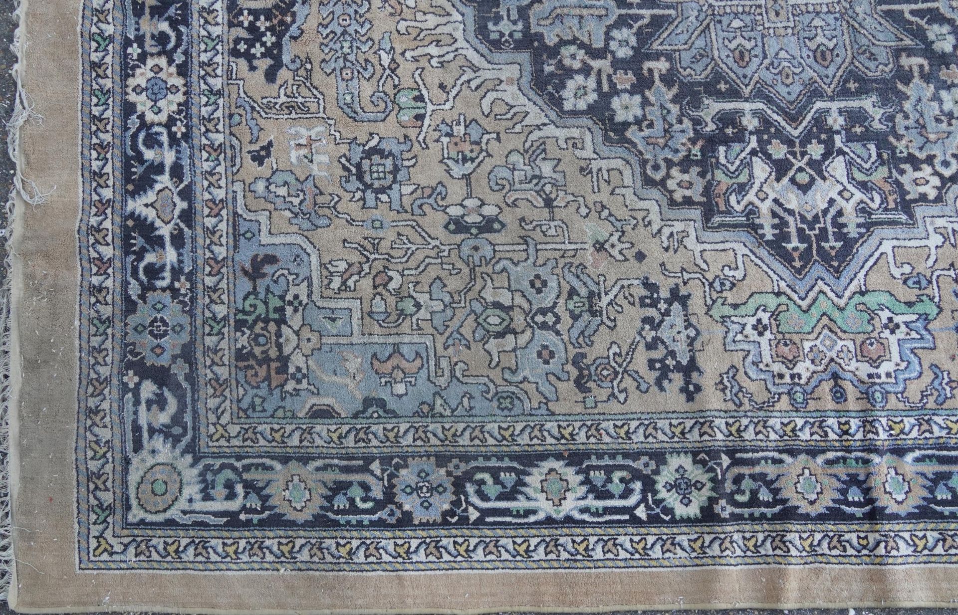 Rectangular Persian carpet having an allover floral design onto a brown ground, 310cm x 265cm - Bild 5 aus 8