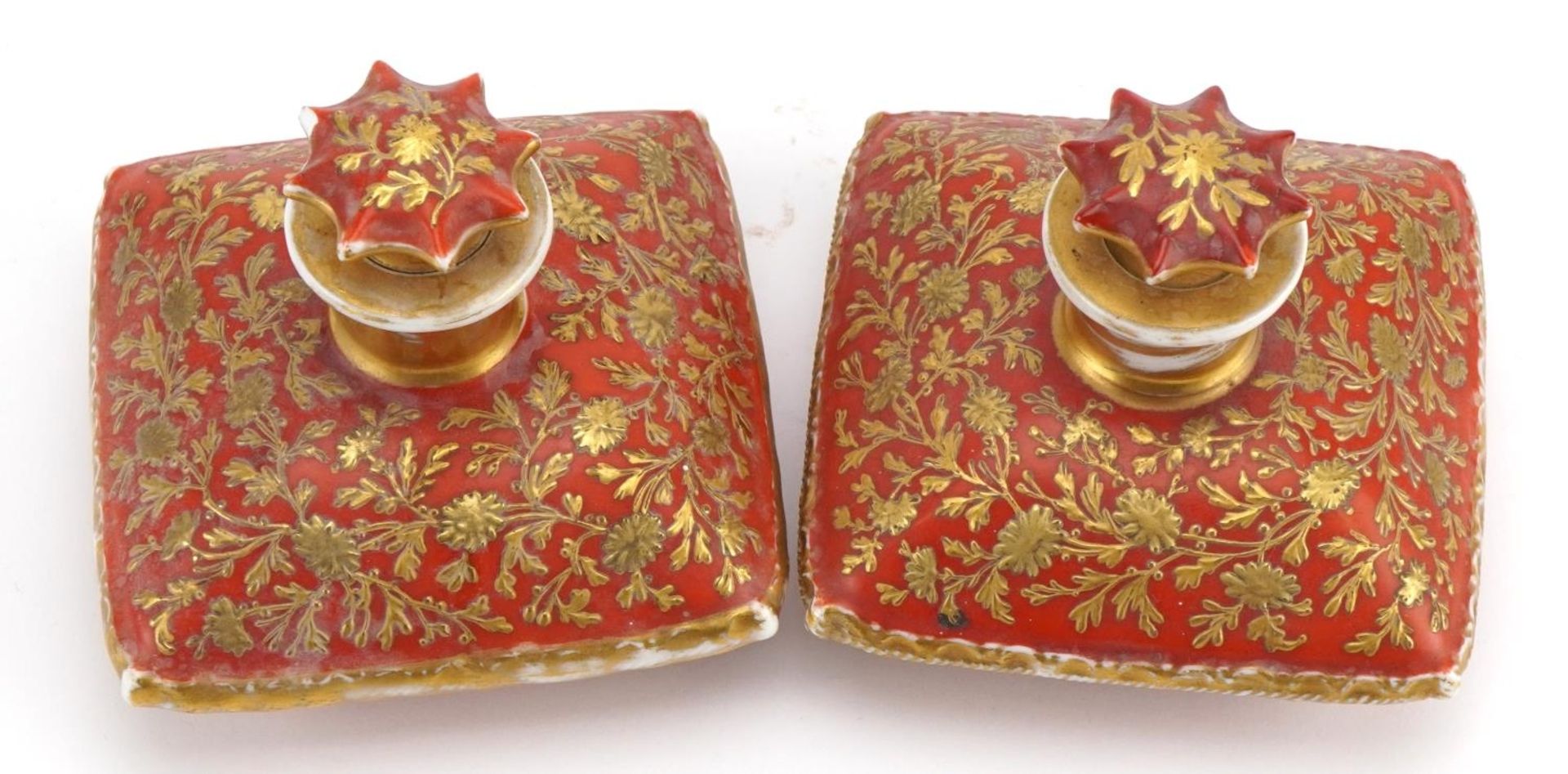 Pair of 19th century French porcelain scent bottles gilded with flowers, each 8.5cm high - Bild 3 aus 4