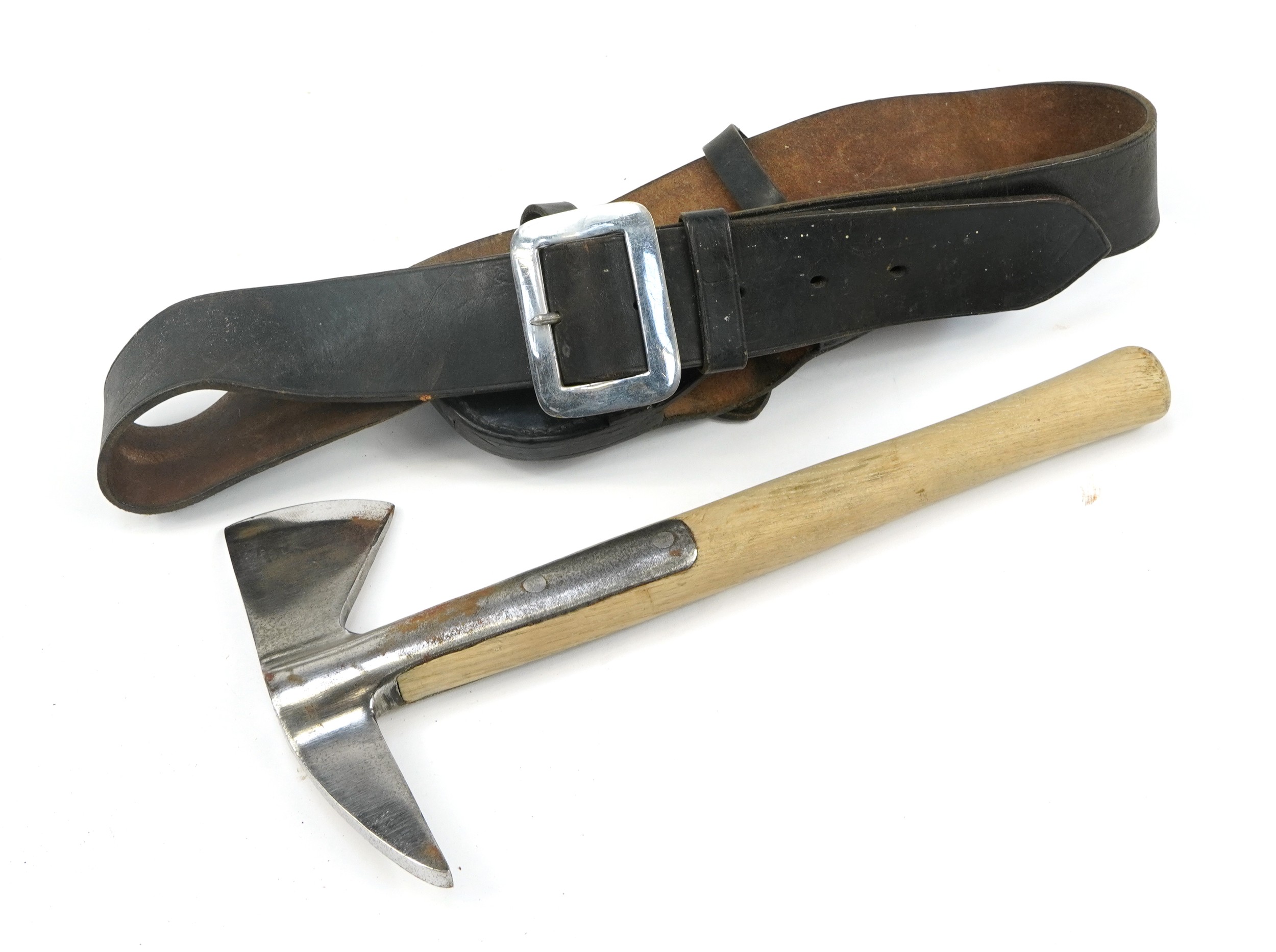 Military interest fireman's axe with leather belt and holdall, the axe 39cm in length - Image 3 of 3