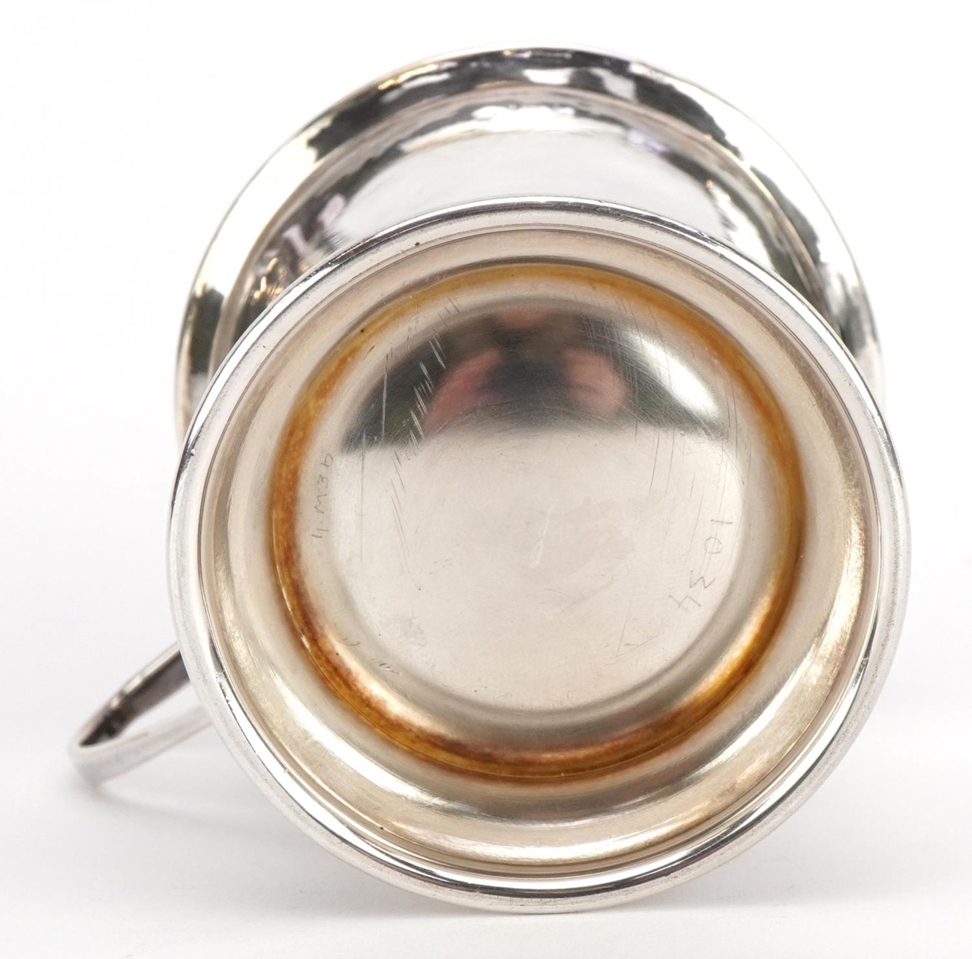 W I Broadway & Co, Elizabeth II silver christening tankard with gilt interior housed in a fitted - Image 4 of 6