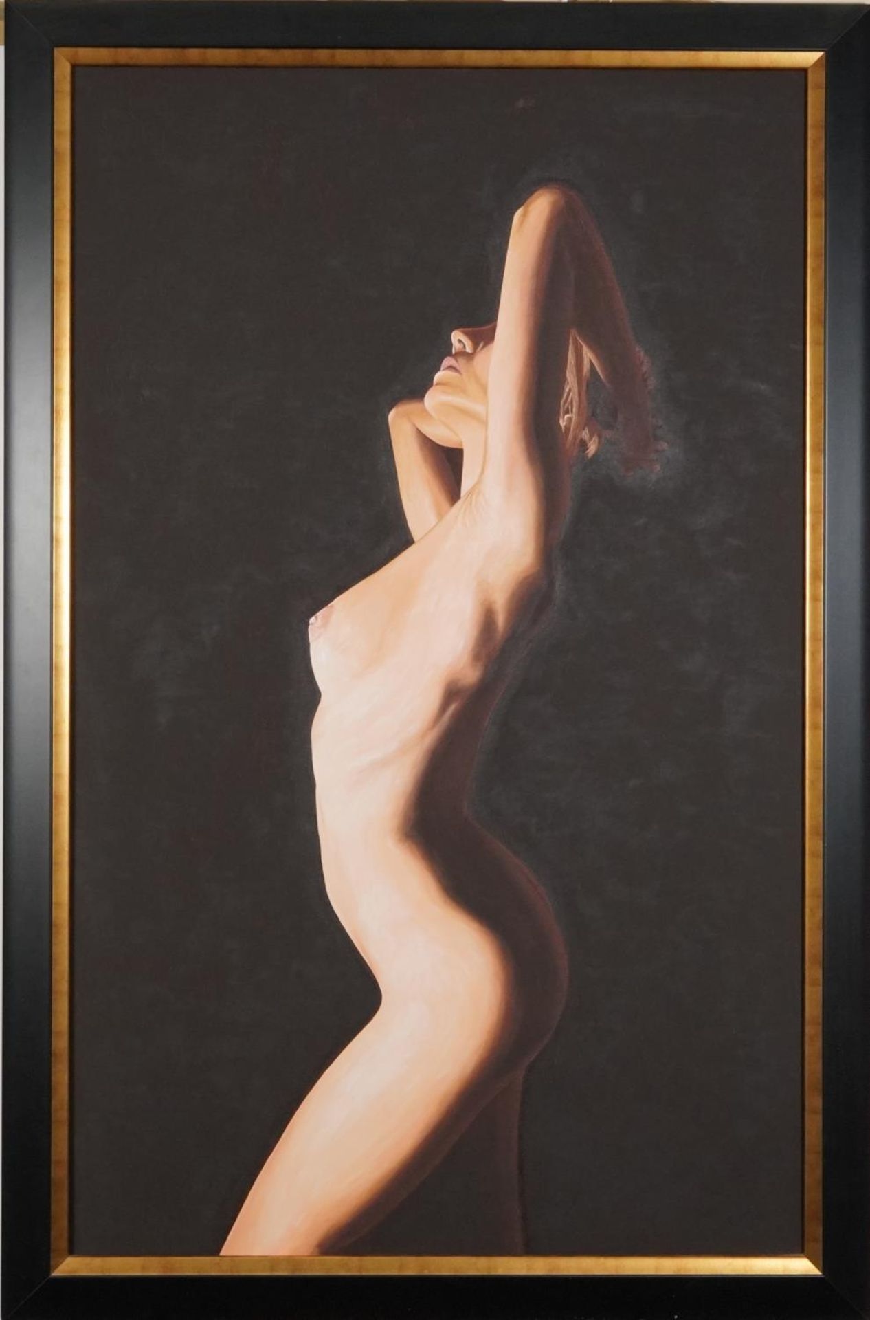 Richard Young b.1961 - Three quarter length portrait of a standing nude female, contemporary oil - Bild 2 aus 4