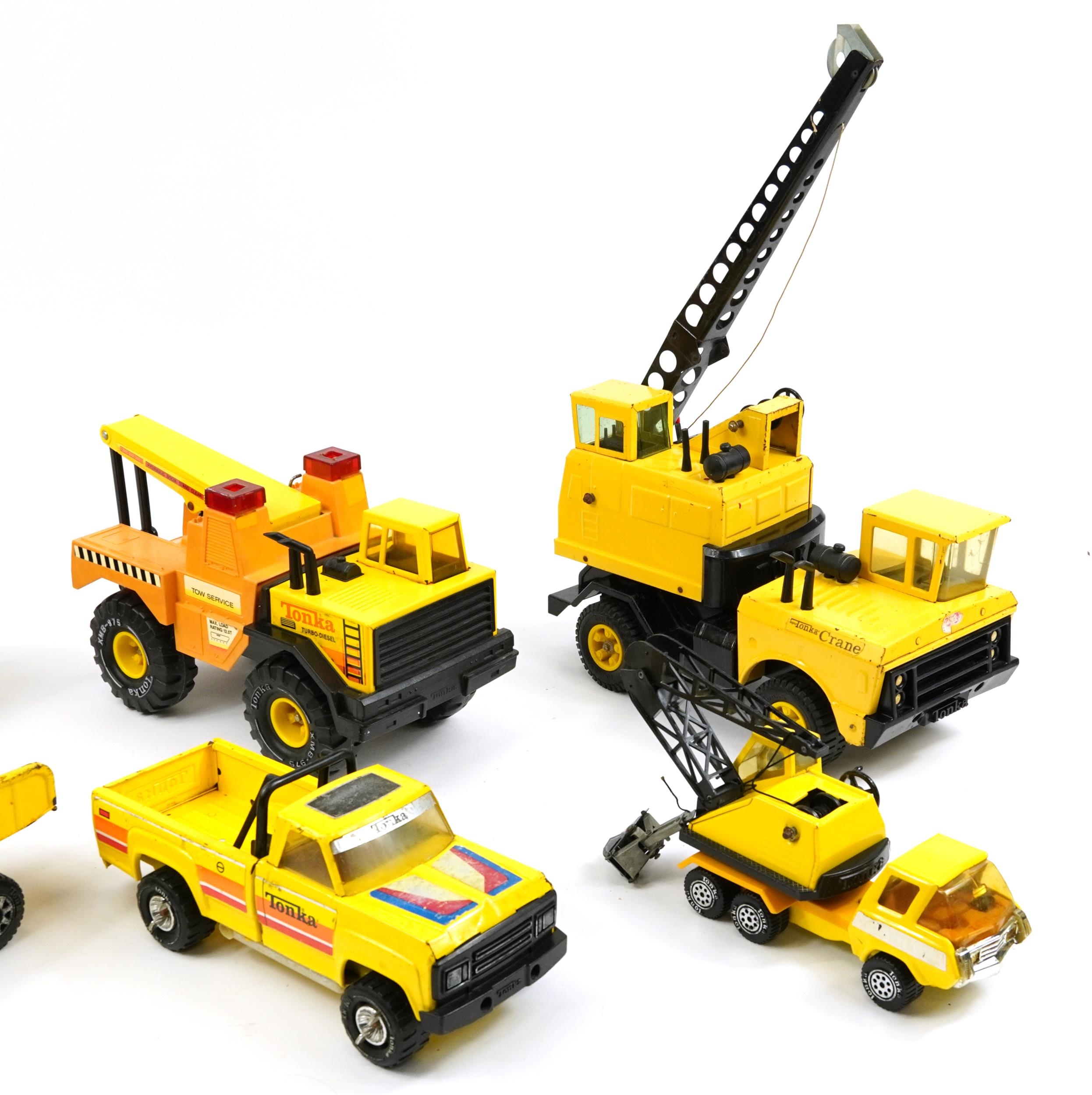 Six vintage tinplate construction vehicles including Tonka, the largest 65cm high - Image 3 of 3