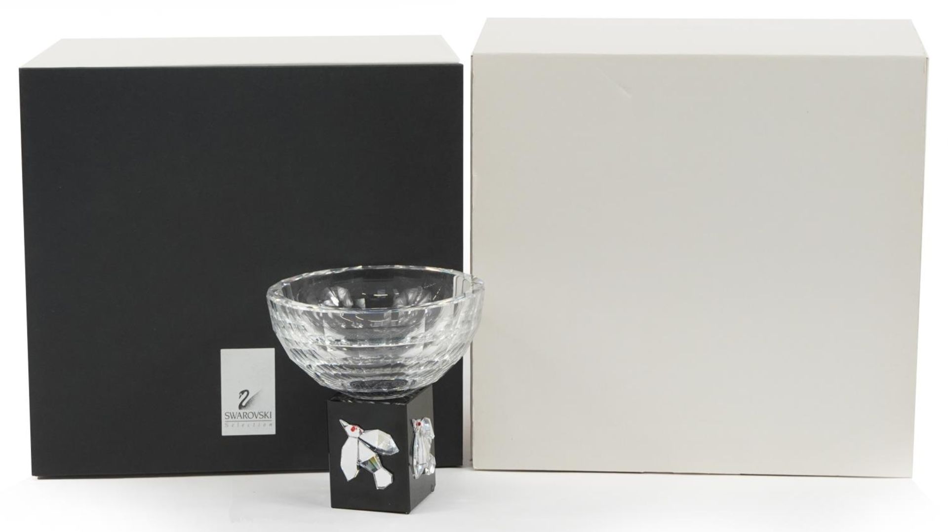 Kazumasa Nagai for Swarovski Selection, WA Crystal bowl on stand decorated with birds, with box,