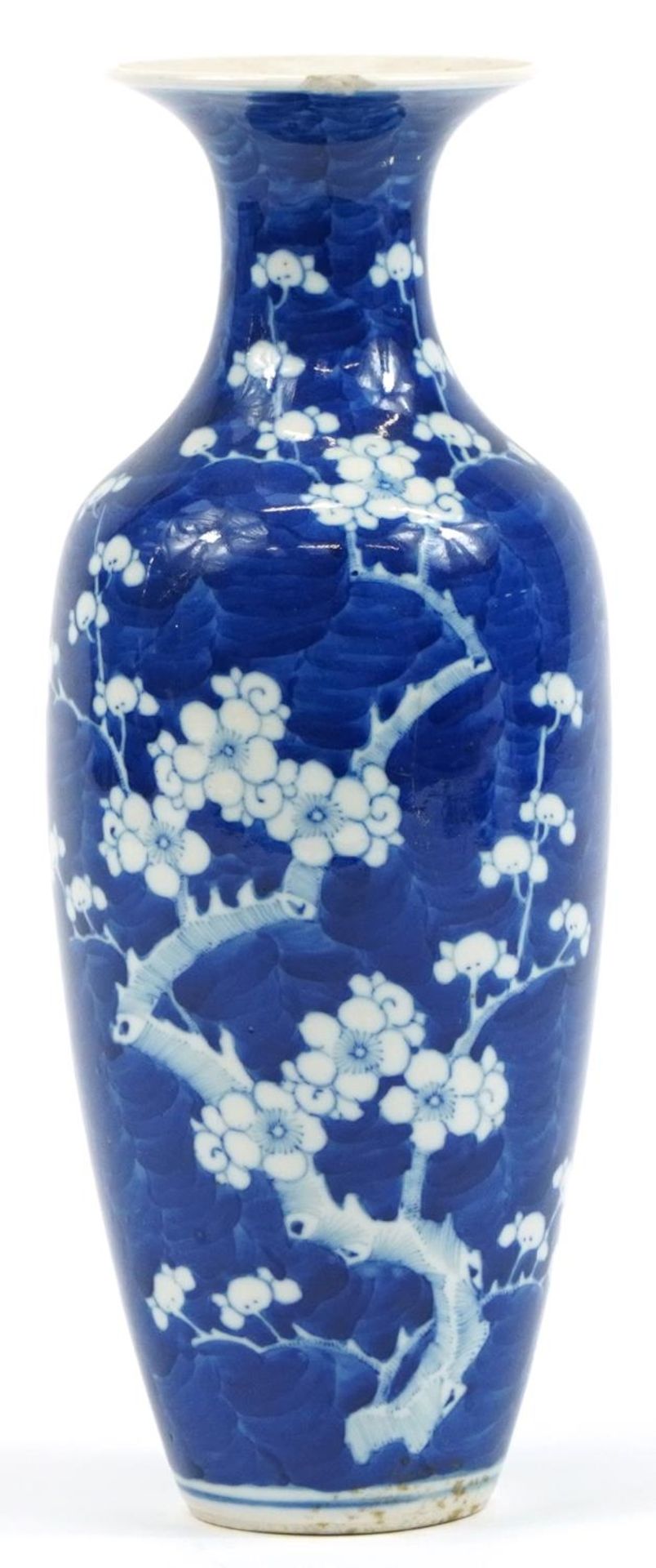 Chinese blue and white porcelain vase hand painted with prunus flower, four figure character marks - Bild 2 aus 3