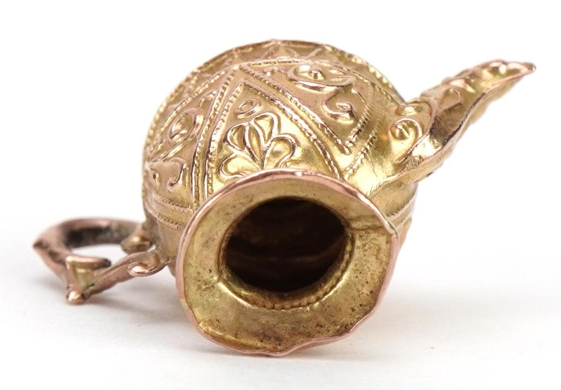 9ct gold teapot charm, 2.4cm wide, 0.9g - Image 3 of 4