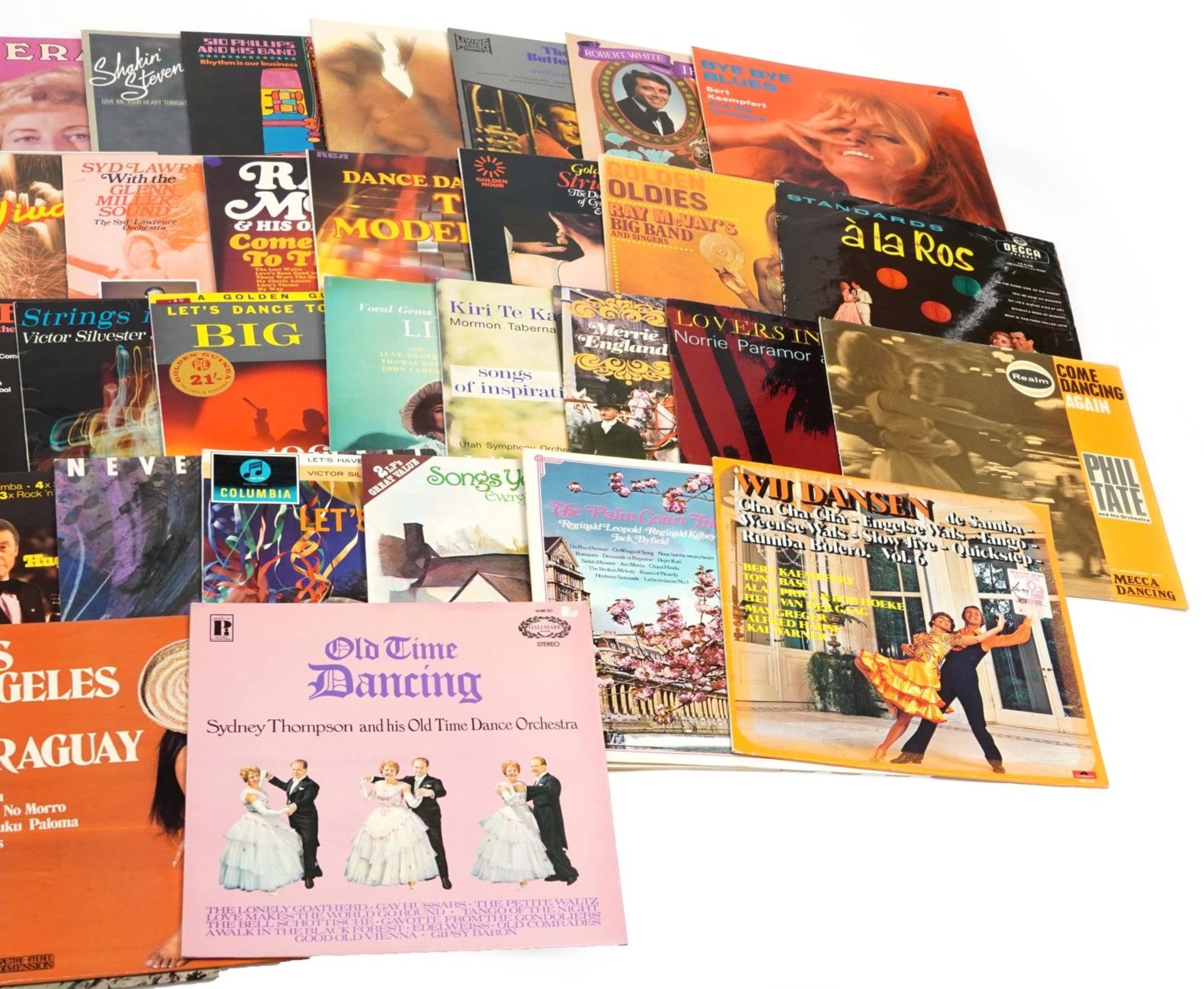 Predominantly Latin and classical vinyl LP records including Vera Lynn, Shakin' Stevens, Jim - Bild 4 aus 4