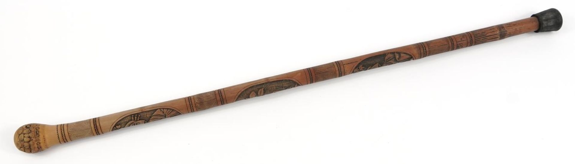 Chinese bamboo walking stick carved with panels of Geishas and flowers, 87.5cm in length For further - Bild 3 aus 4