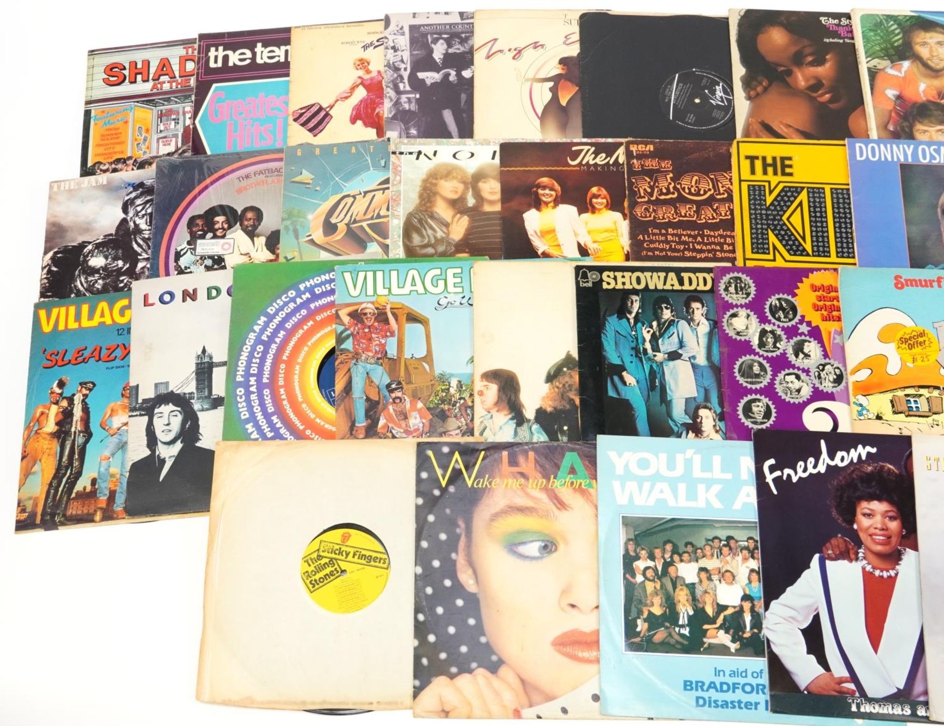 Vinyl LP records including Wings, Shakin' Stevens, Showaddywaddy, Stevie Wonder, The Jam and The - Image 2 of 4