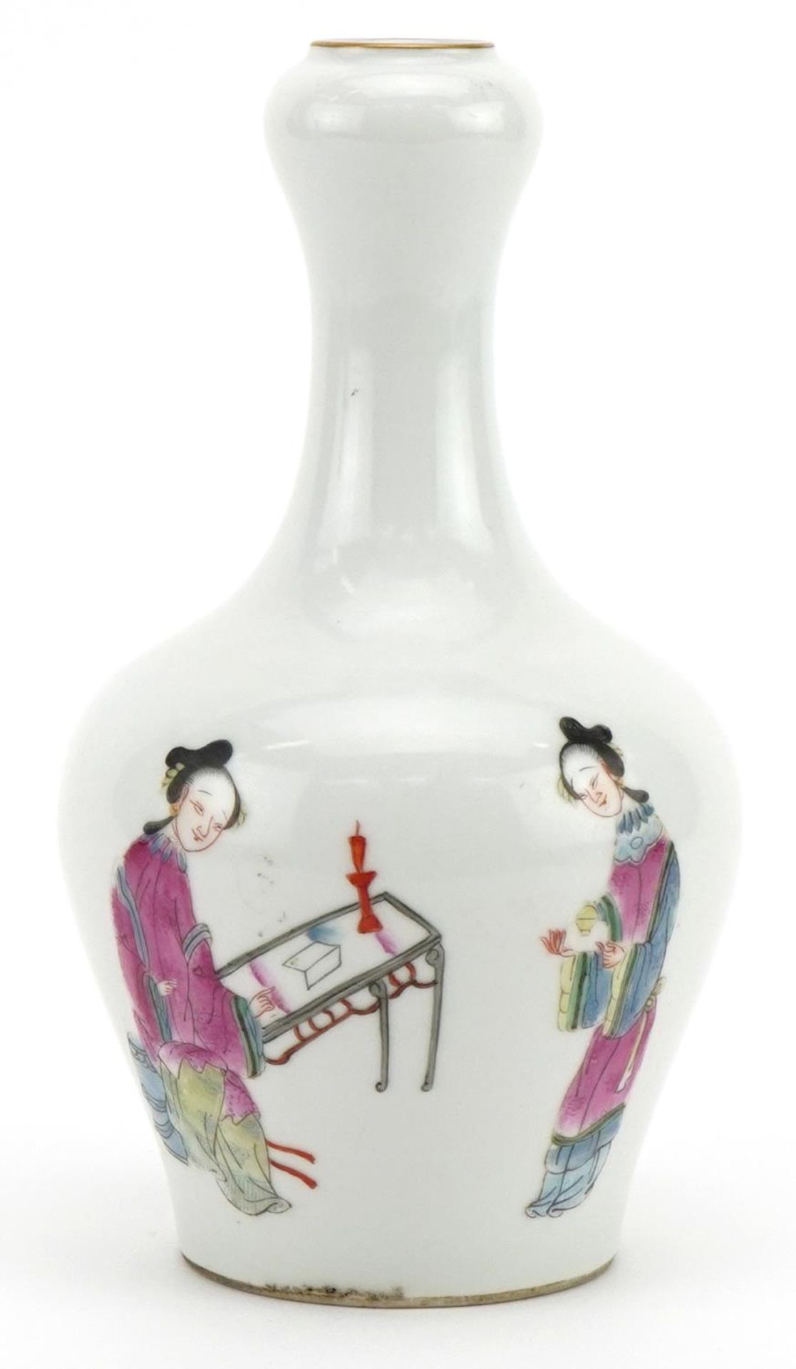 Chinese porcelain garlic head vase hand painted in the famille rose palette with two empresses,