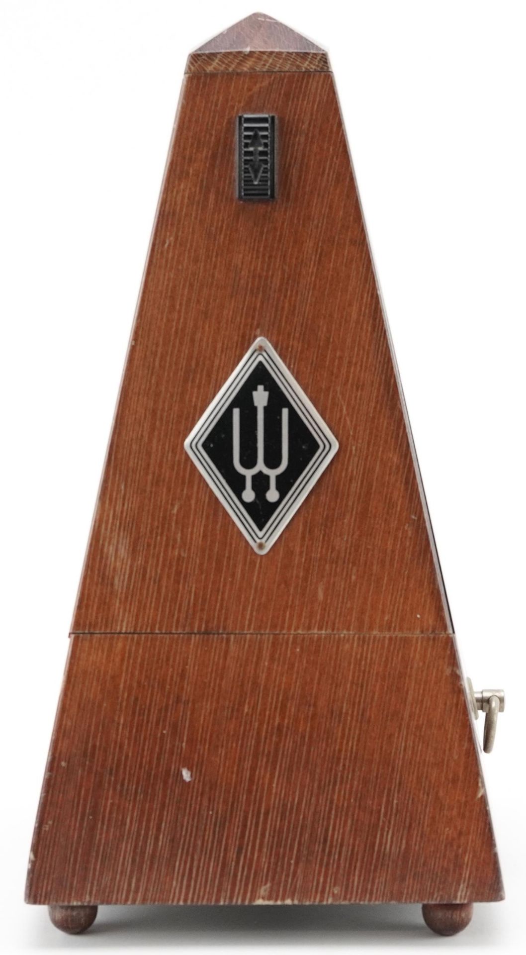 Wooden cased metronome made in Denmark, 22cm high For further information on this lot please contact - Bild 2 aus 4