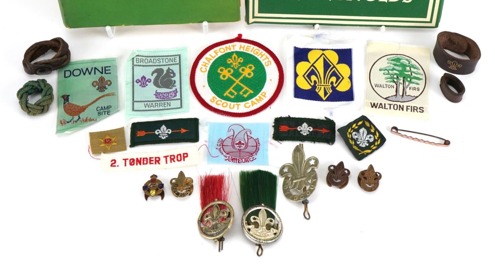 Scouting interest collectables including two hardback books and badges For further information on - Image 2 of 9