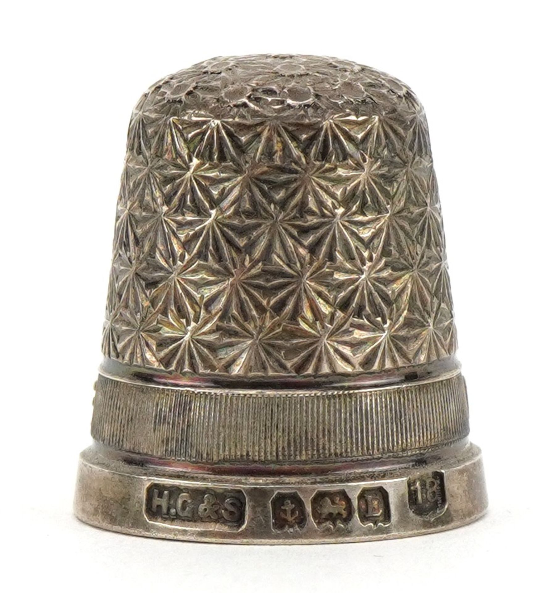 Silver Eastbourne thimble, Birmingham 1929, 2.0cm high, 3.8g For further information on this lot - Bild 2 aus 4