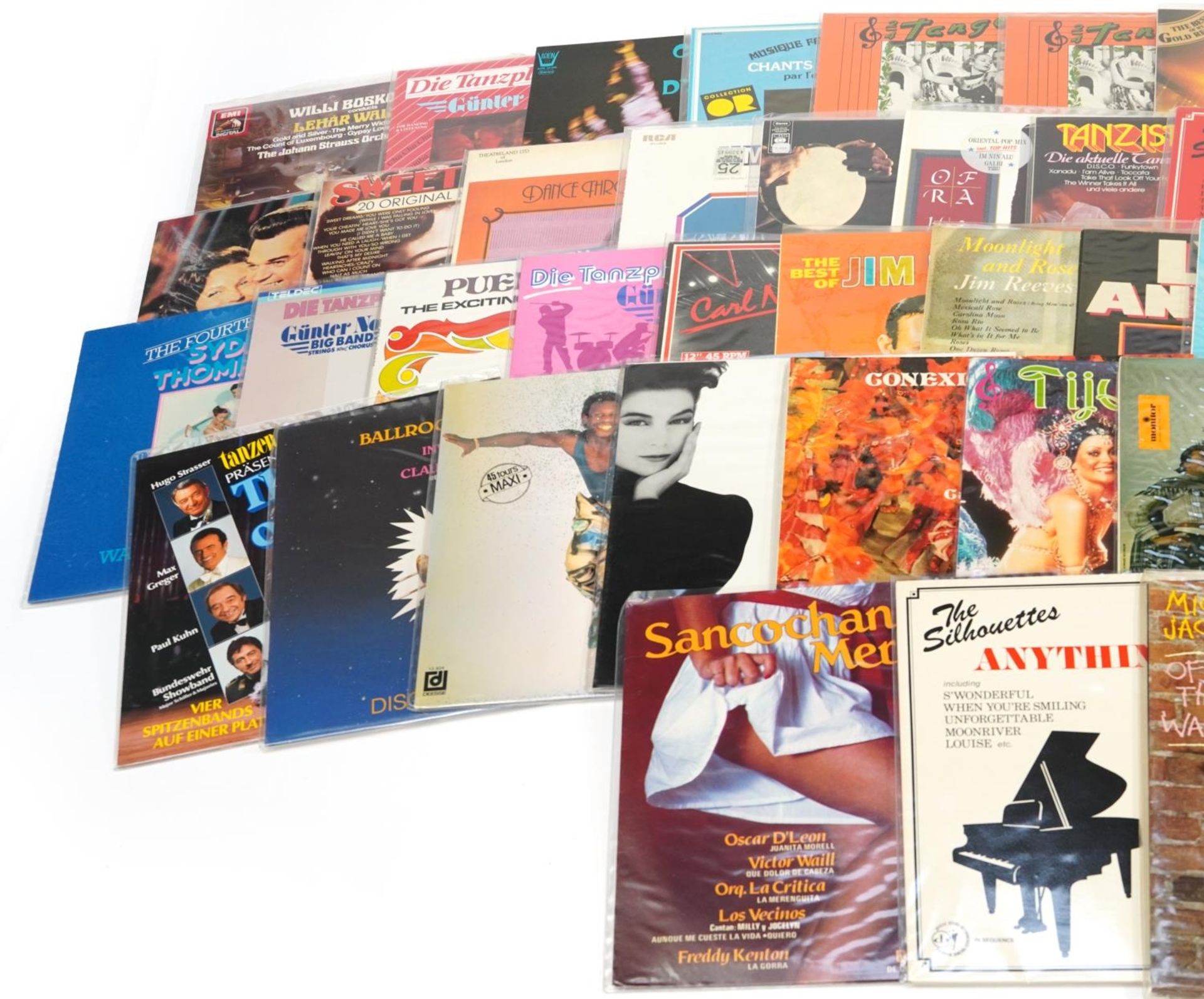 Predominantly Latin and classical vinyl LP records including Lynn Anderson, Disco Rumba, Jim Reeves, - Bild 2 aus 4