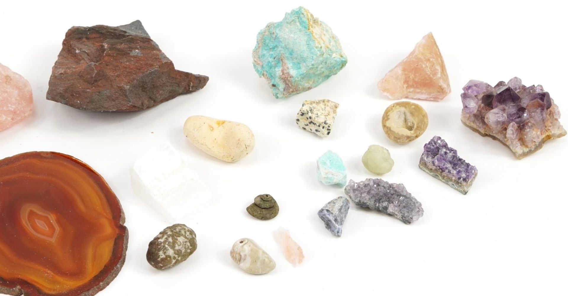 Collection of rock minerals and specimens including agate, rose quartz and amethyst, the largest - Image 4 of 4