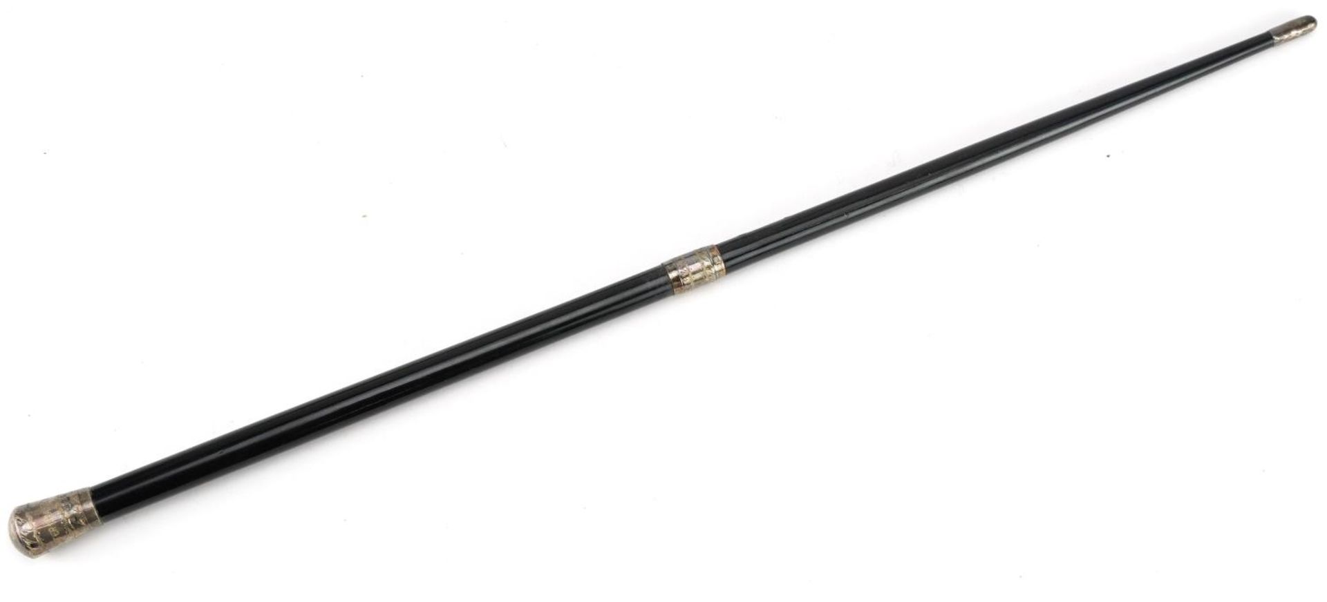 Early 20th century ebonised conductor's baton with engraved silver mounts housed in a velvet and - Bild 3 aus 5