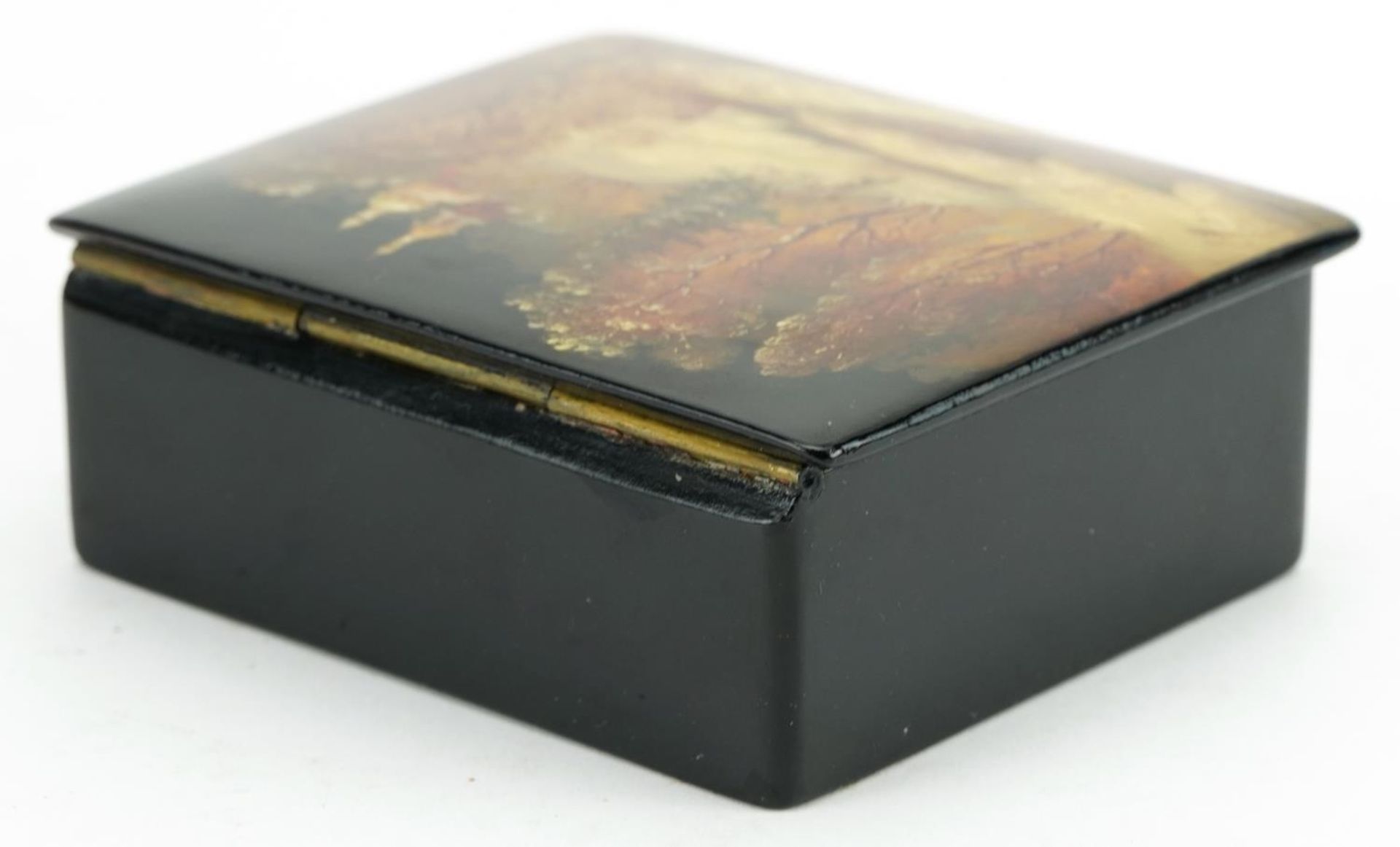 Russian lacquered casket with box and hinged lid, hand painted with a snowy landscape, - Image 4 of 6