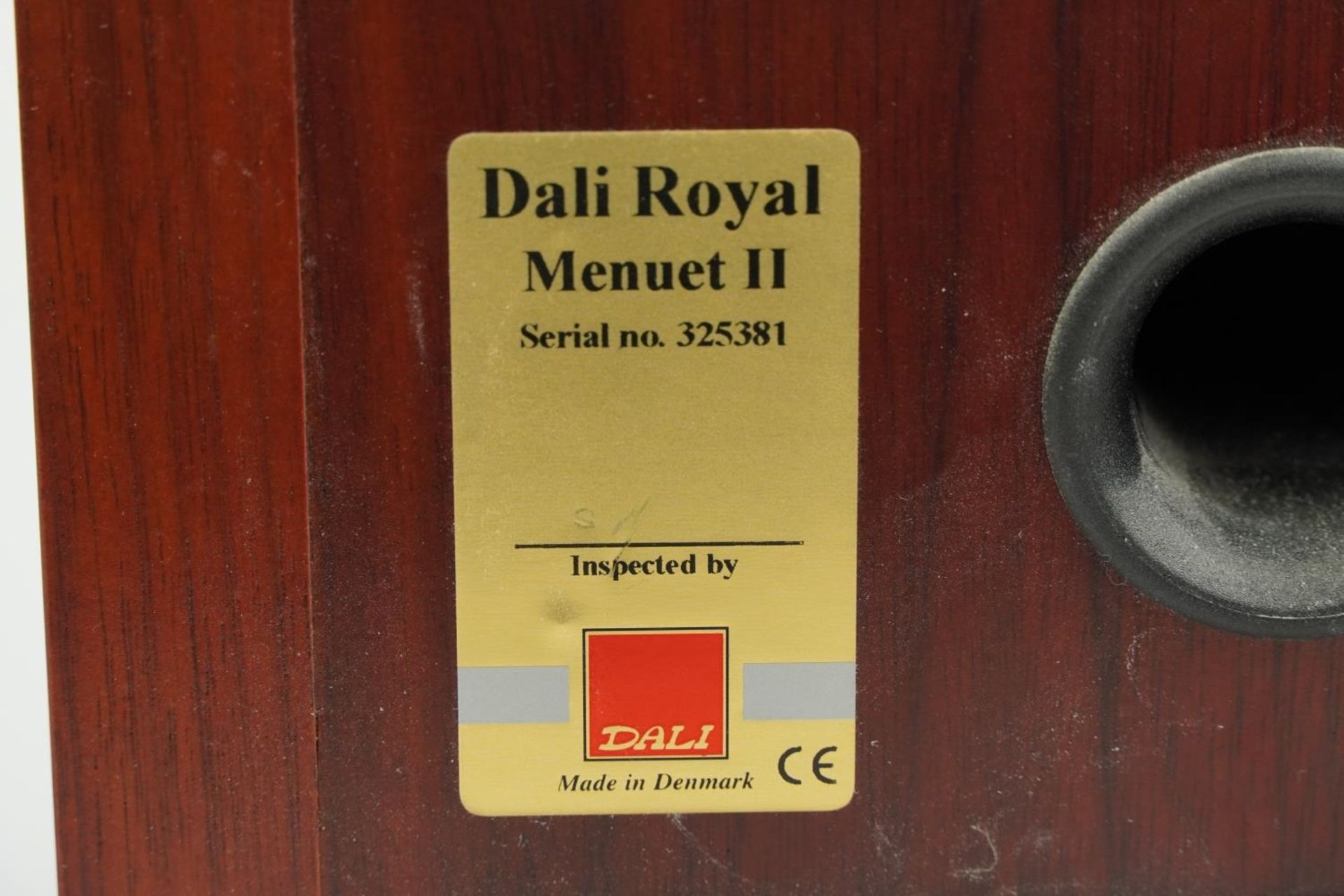 Pair of Dali Royal Menuet II shelf speakers, serial number 325381, 25.5cm high with QED silver - Image 3 of 3