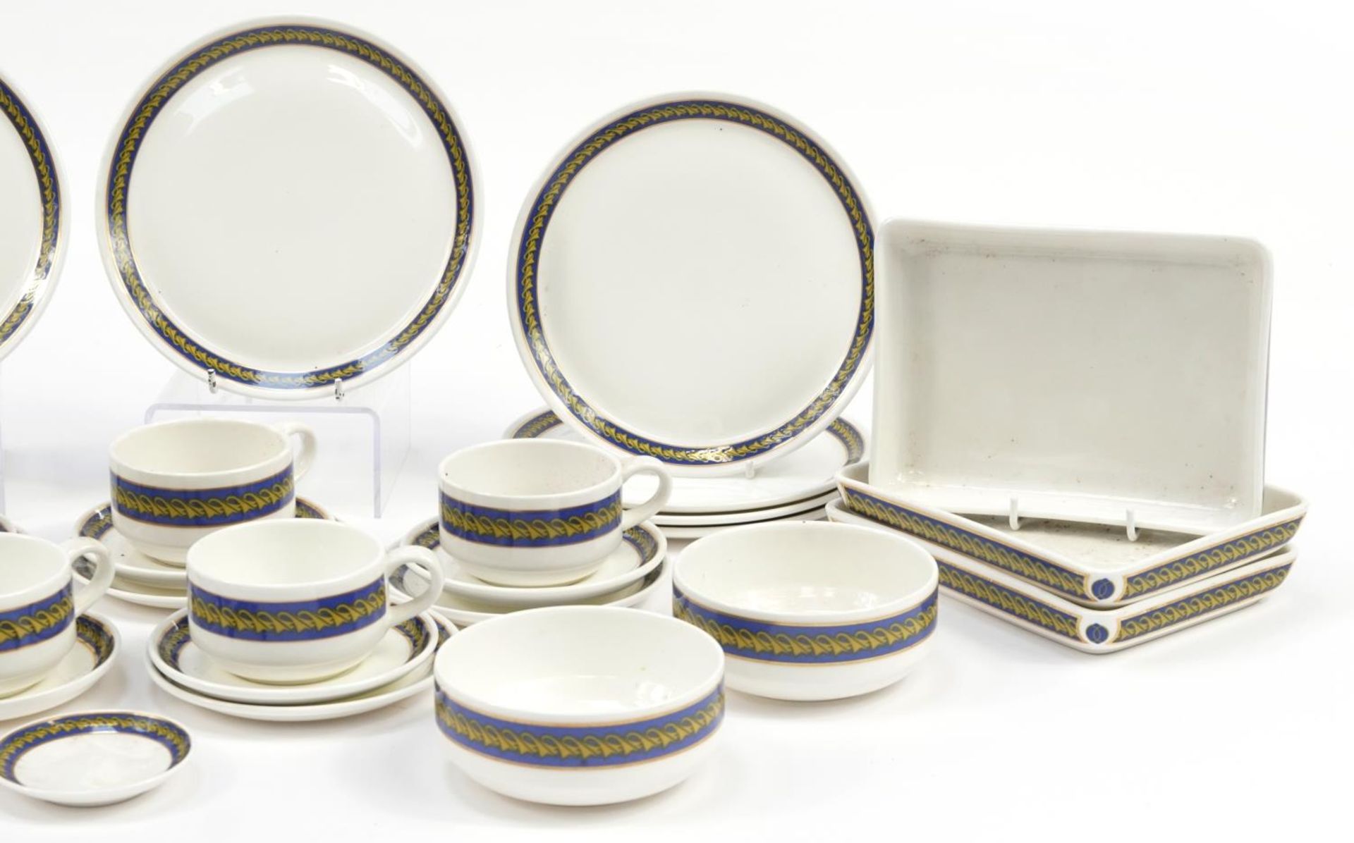 Malcolm Keen for Royal Doulton, aviation interest Royal Doulton British Airways teaware UCCH 8005 - Image 3 of 4