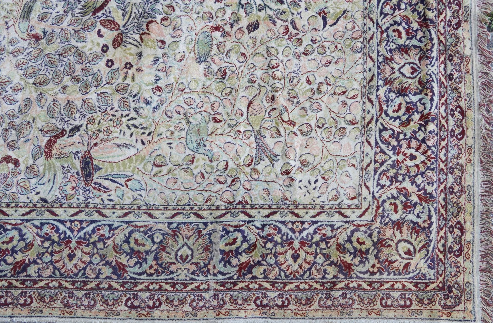 Rectangular Persian carpet, the central field decorated with birds of paradise amongst flowers - Bild 7 aus 8