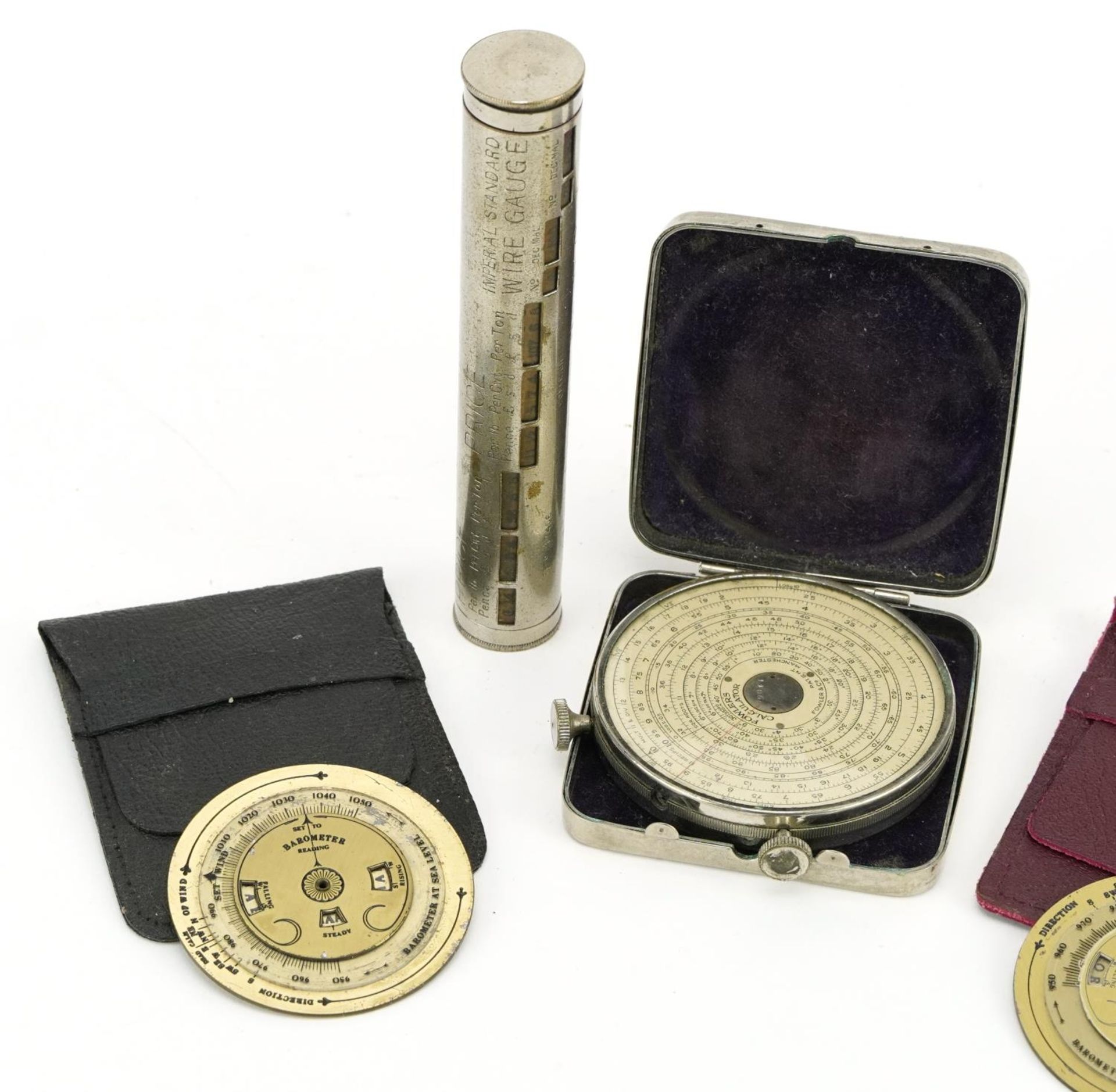 Objects including Fowler's long scale calculator with tin case and an Aston Chain & Hook Co Ltd - Bild 2 aus 3