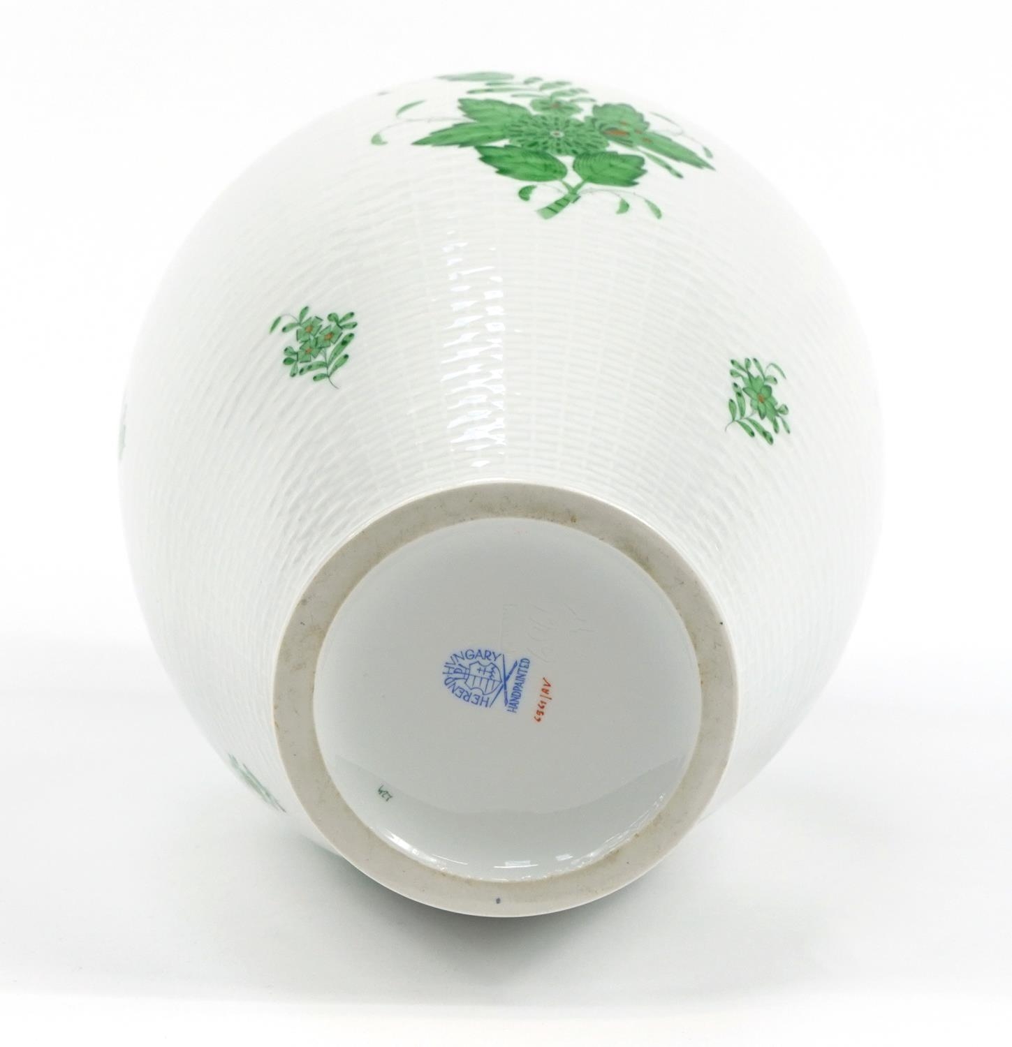 Herend, large Hungarian porcelain vase hand painted in the Chinese Bouquet pattern, incised 6961 - Image 3 of 4