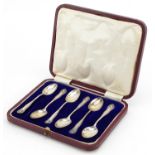 Set of six George V silver teaspoons housed in a velvet and silk lined fitted case, J D & S maker'