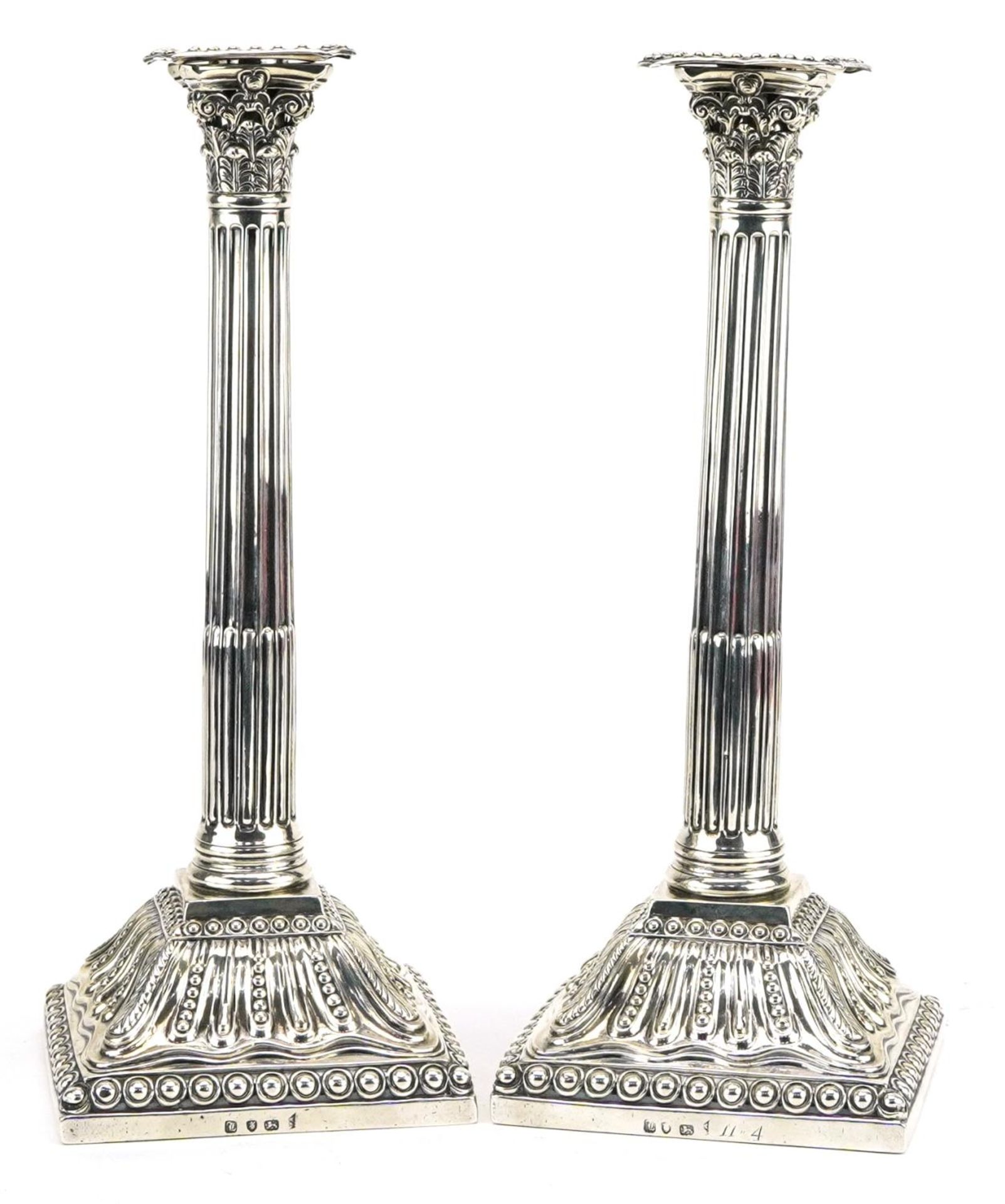 William Watkins, pair of George III silver Corinthian column candlesticks, London 1766, 31cm high, - Bild 2 aus 5